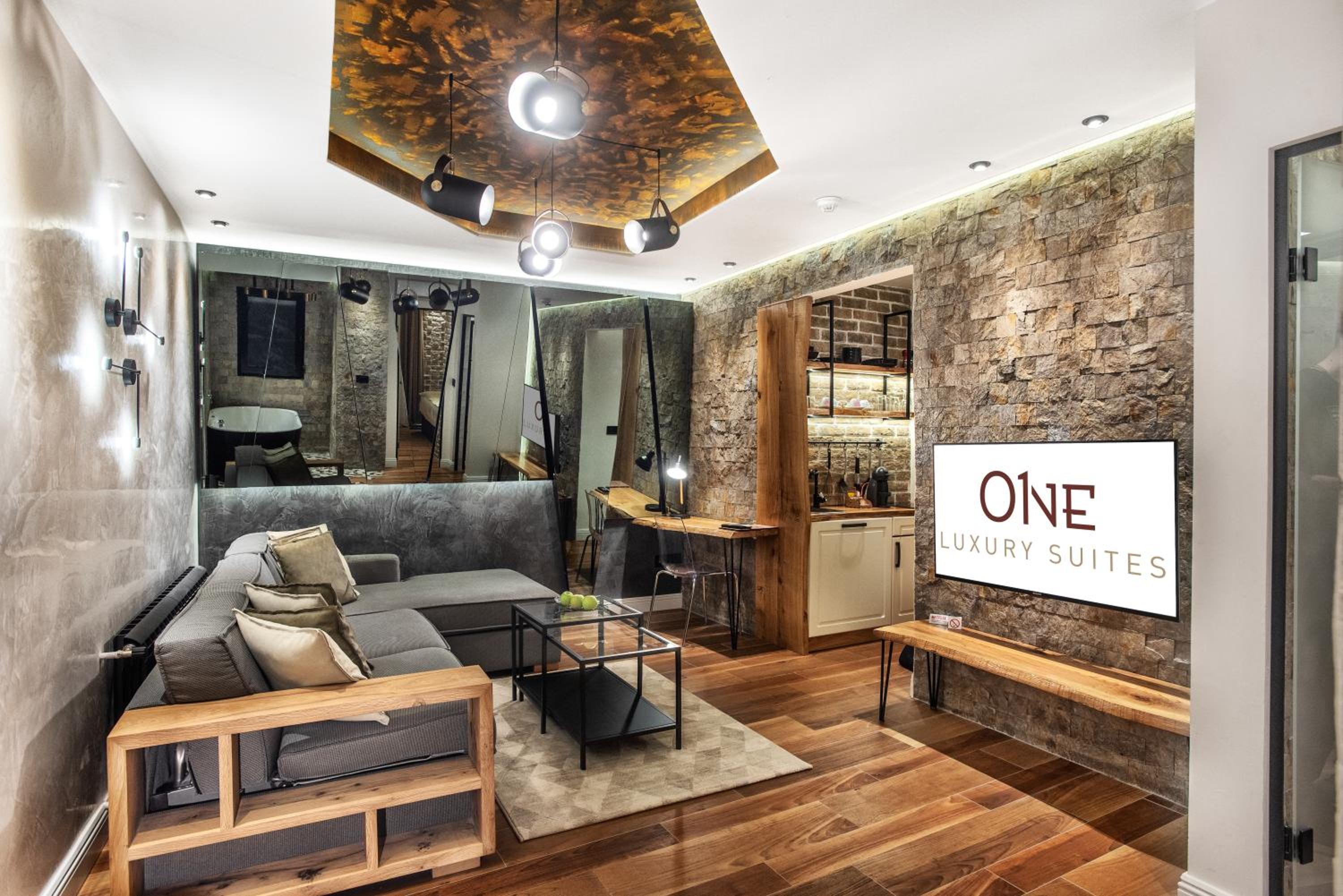One-Bedroom Apartment with Hydro-massage Bathtub photo 2