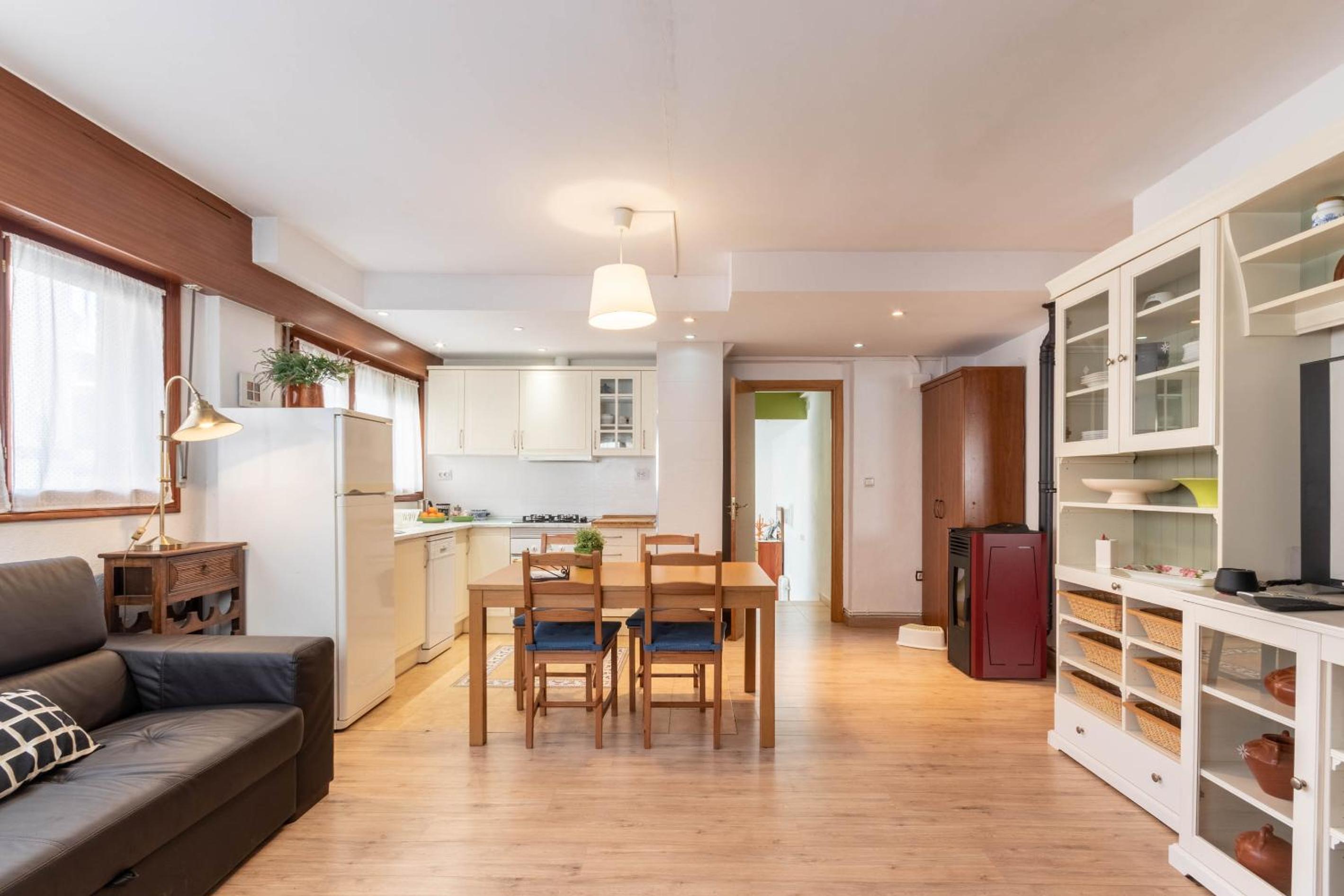 Apartment - Split Level - Photo 41