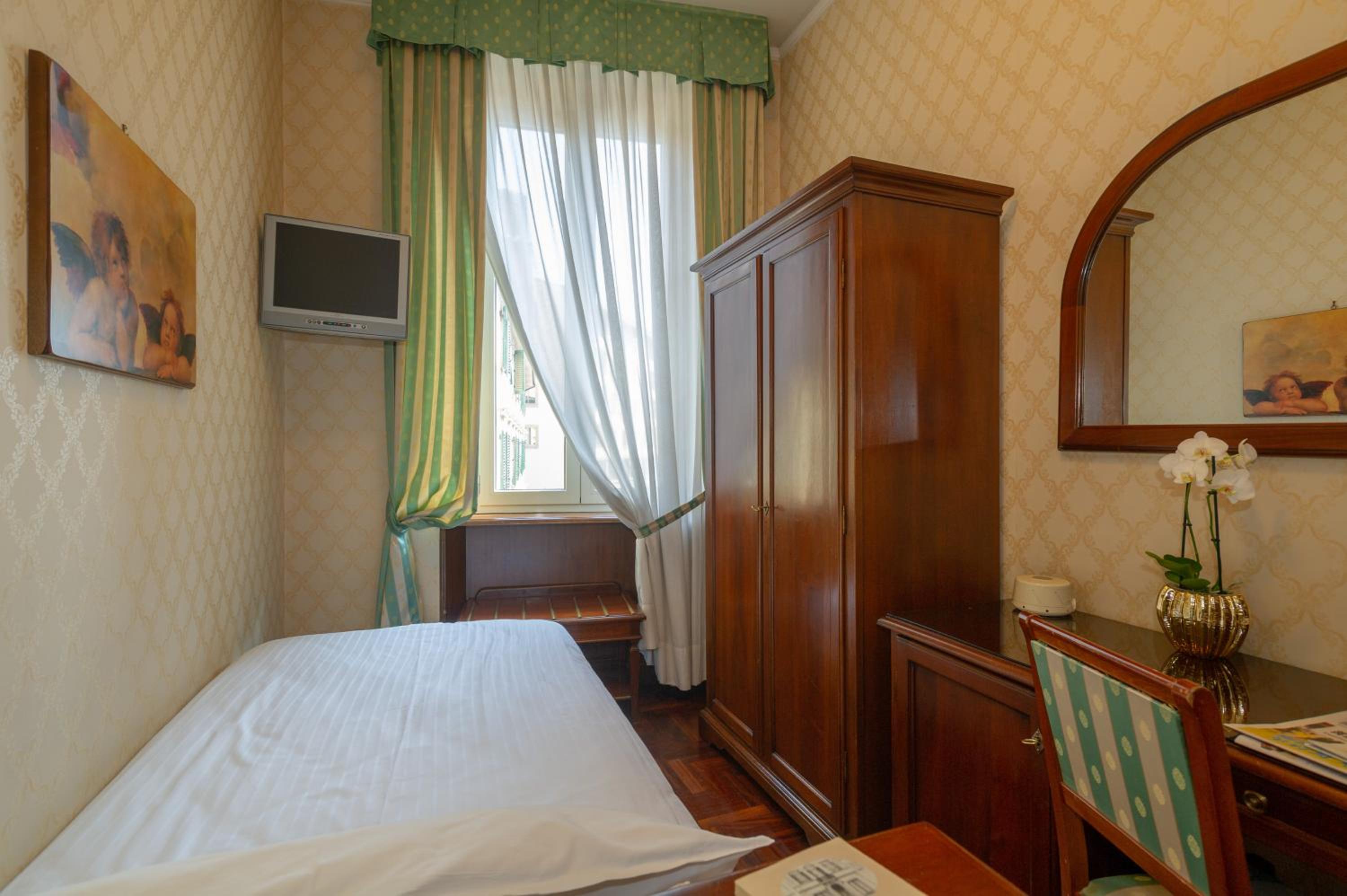 Single Room photo 3