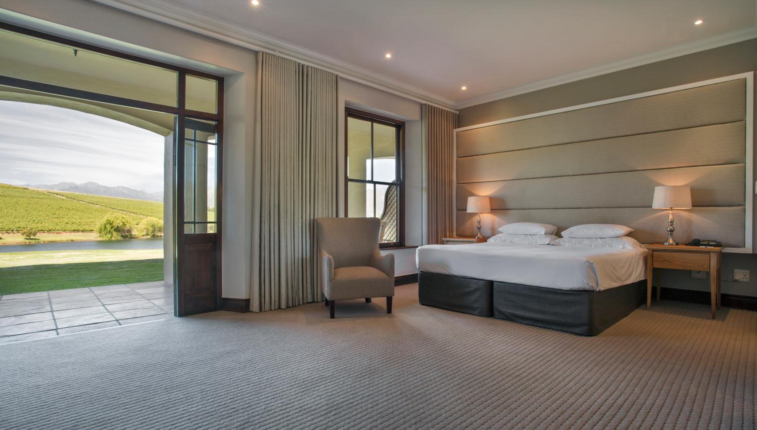Signature Room - Photo 3