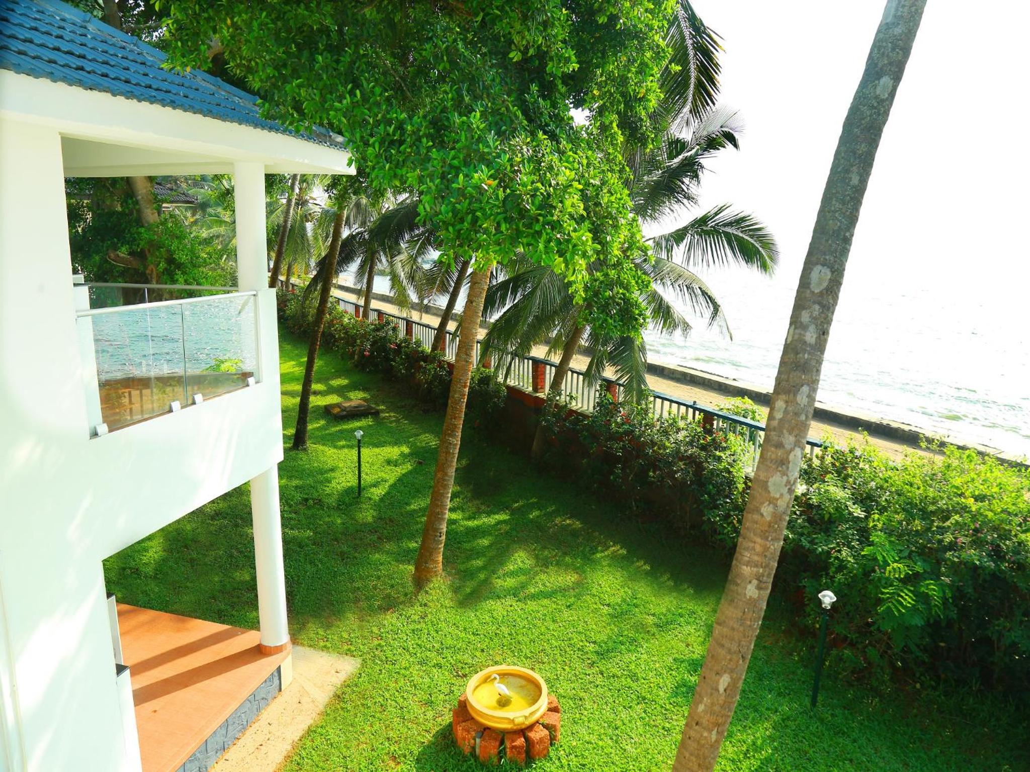 Premium Double or Twin Room - Photo 15