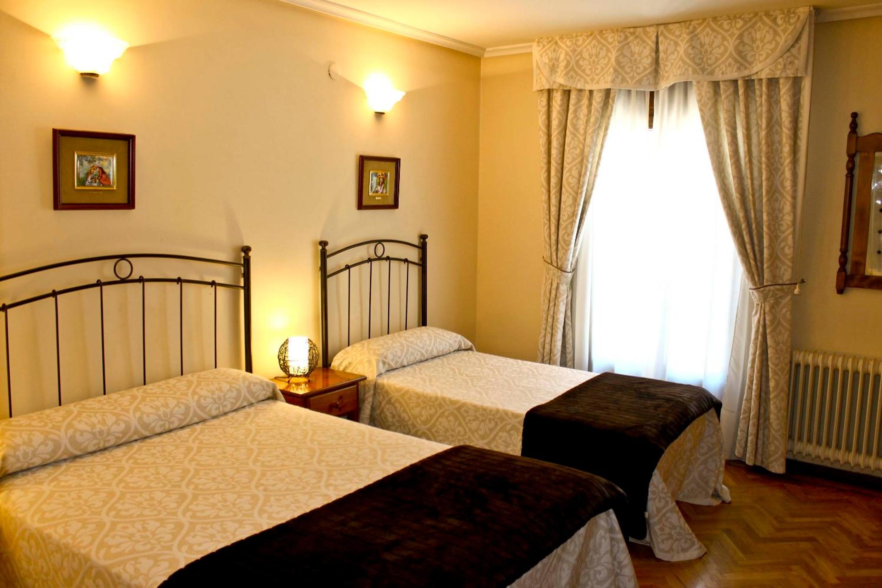 Triple Room - Photo 1