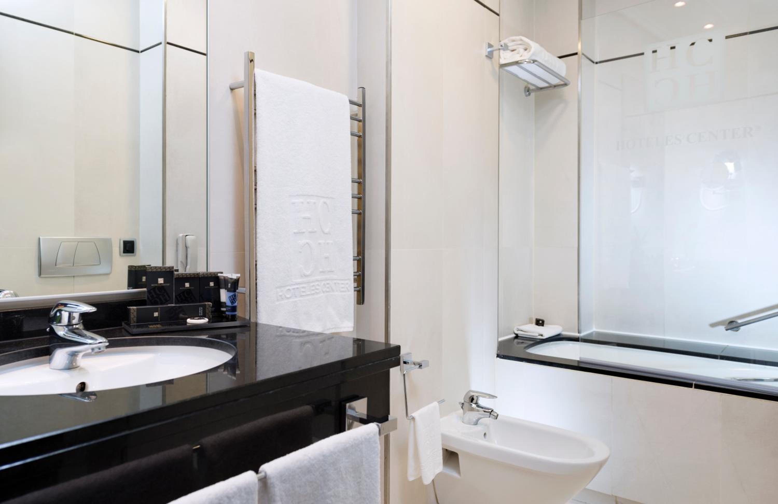Double or Twin Room (1 Adult)