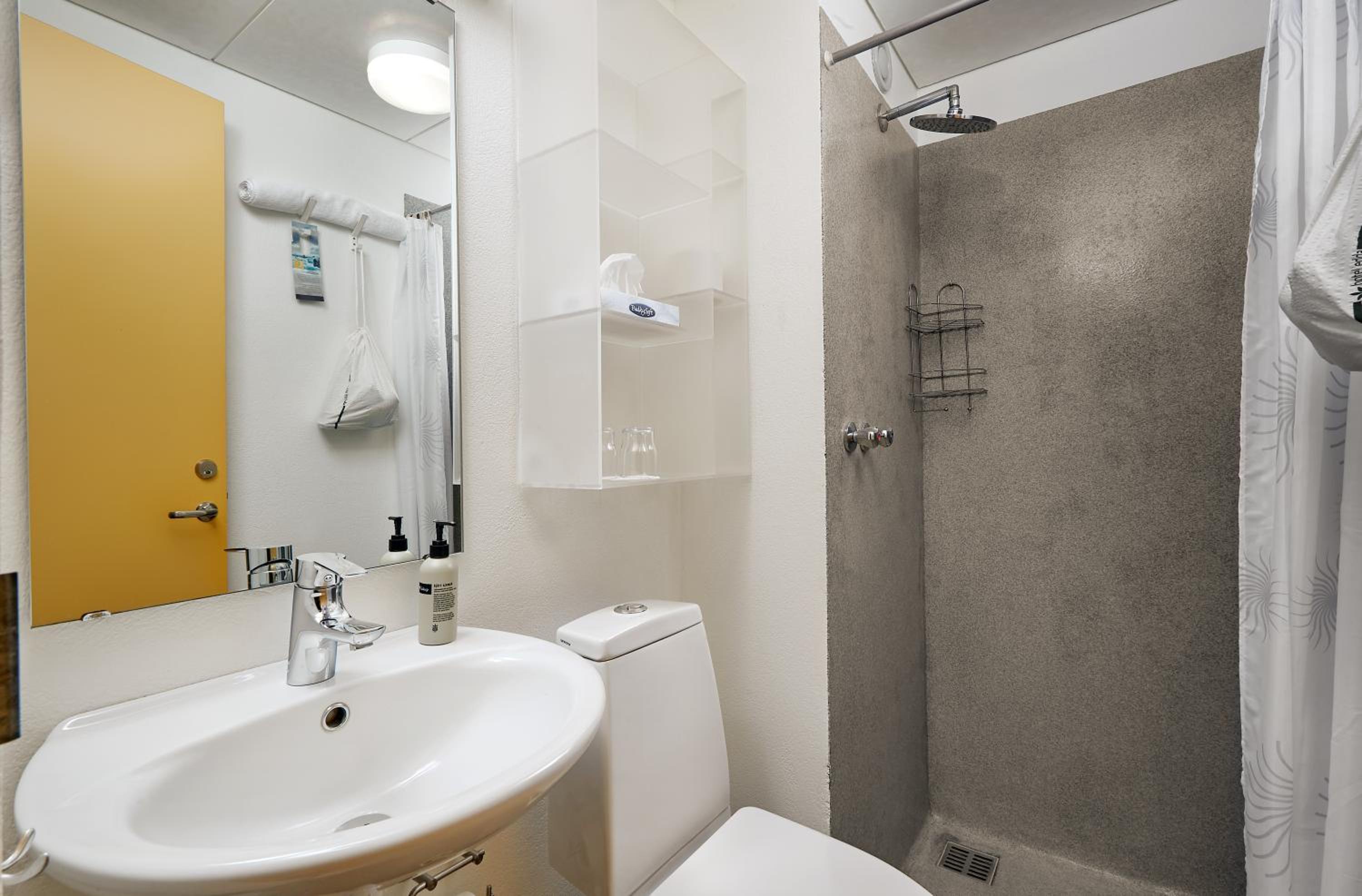 Double or Twin Room - Photo 6
