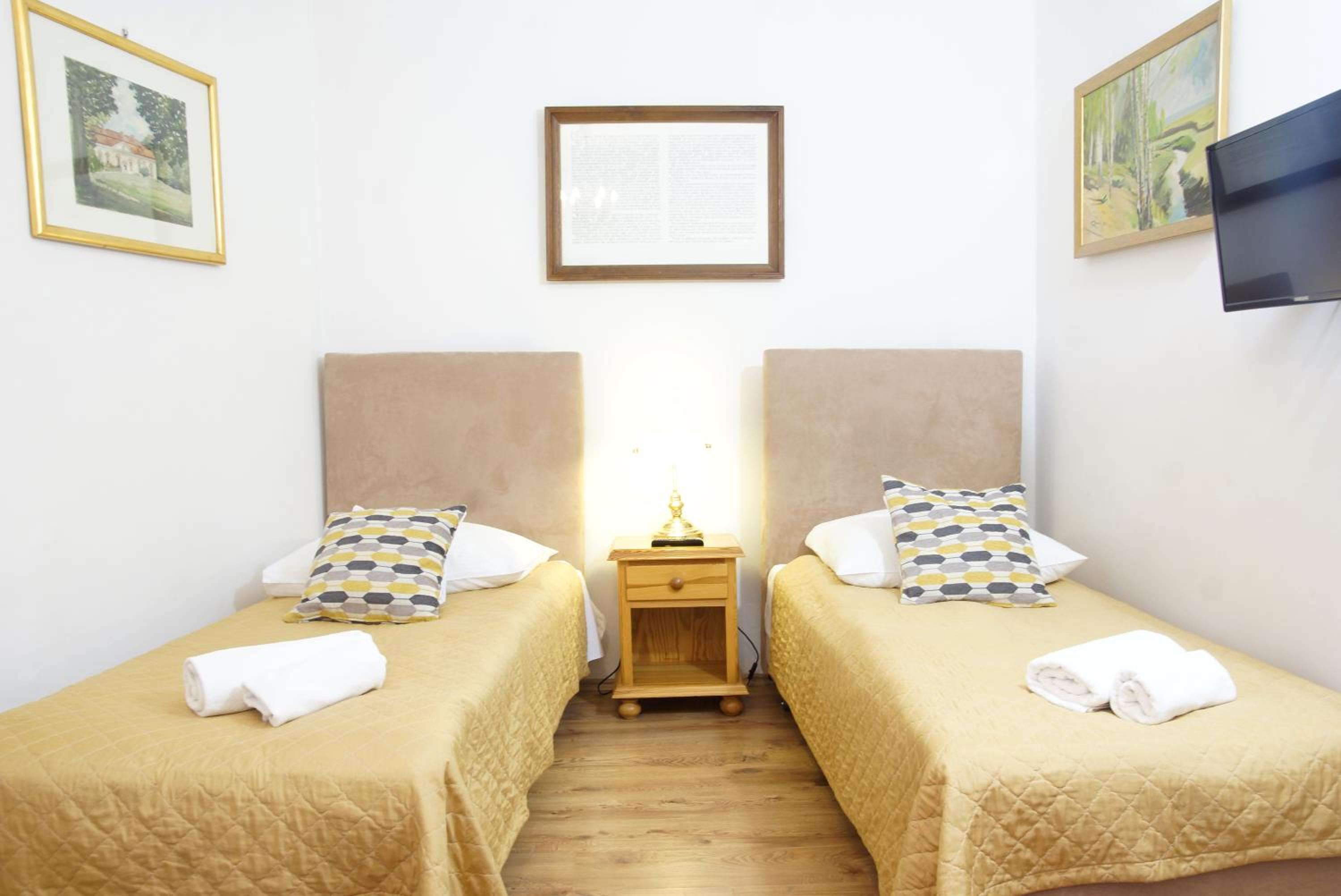 Double or Twin Room (22)