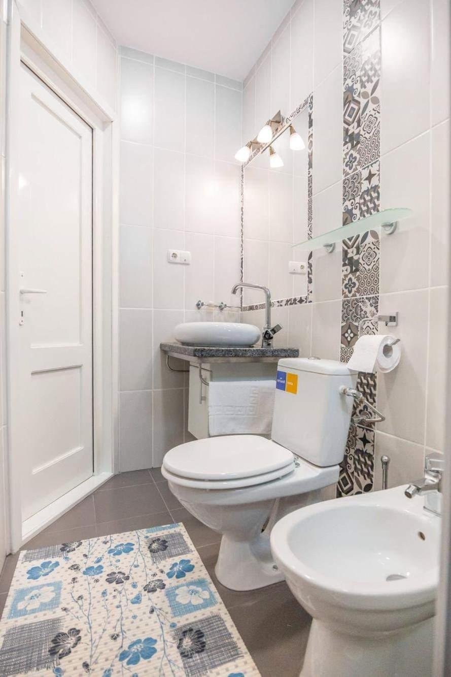Small Double Room - Photo 2