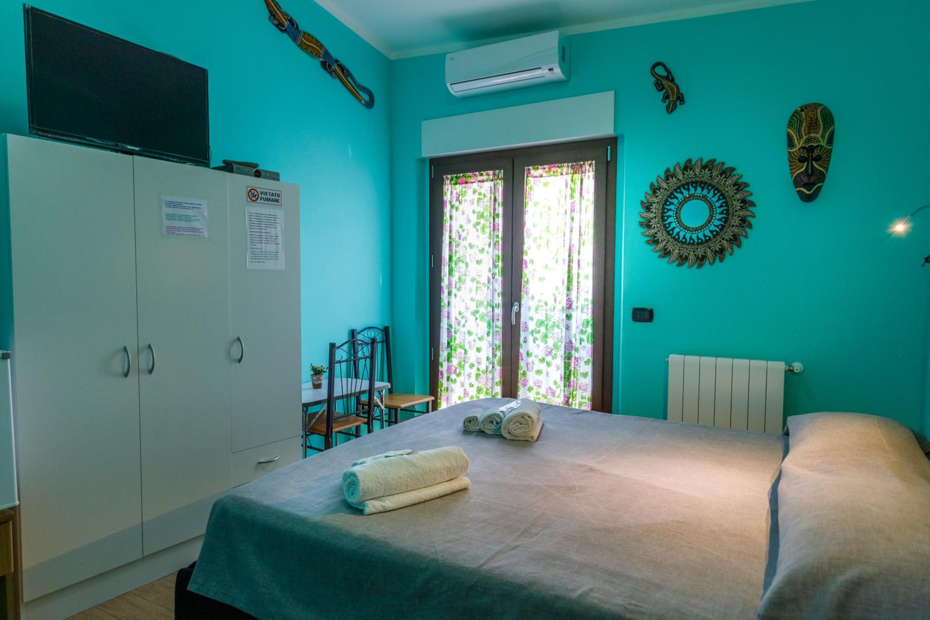 Double Room with Private Bathroom - Photo 5