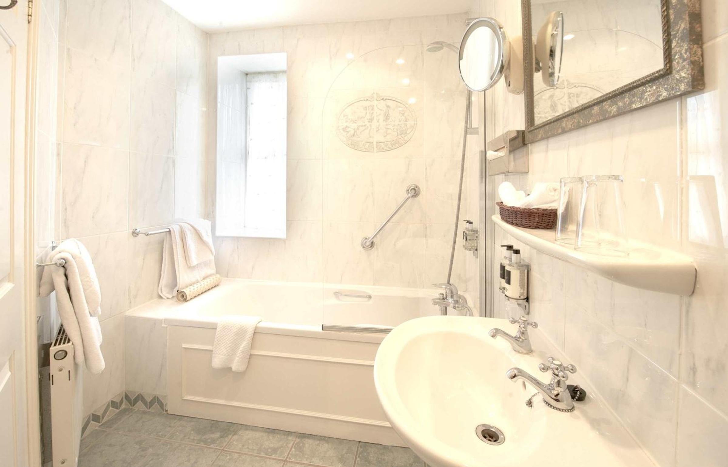 Double Room - Photo 7