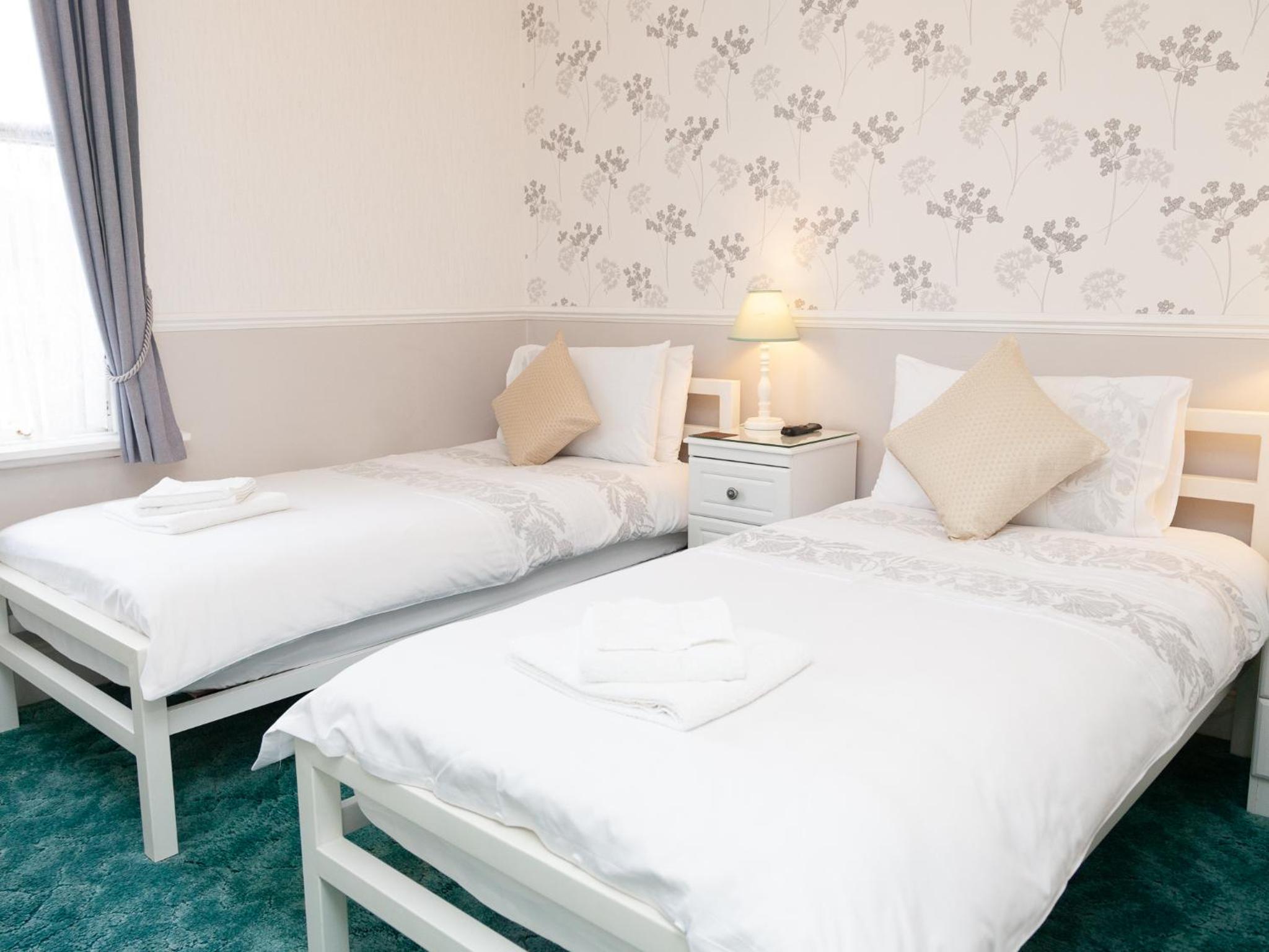 Standard Twin Room photo 3