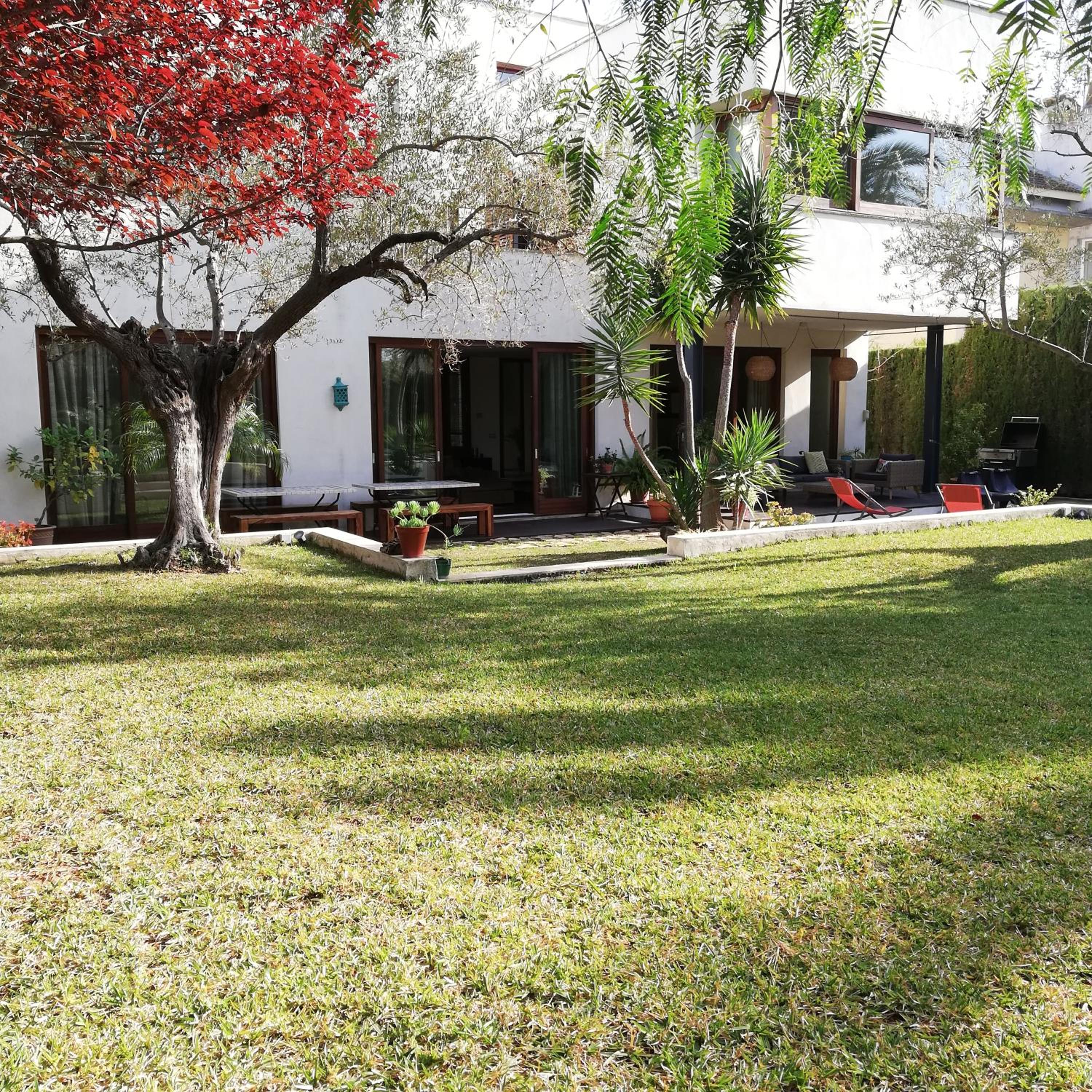 Six-Bedroom House - Photo 116