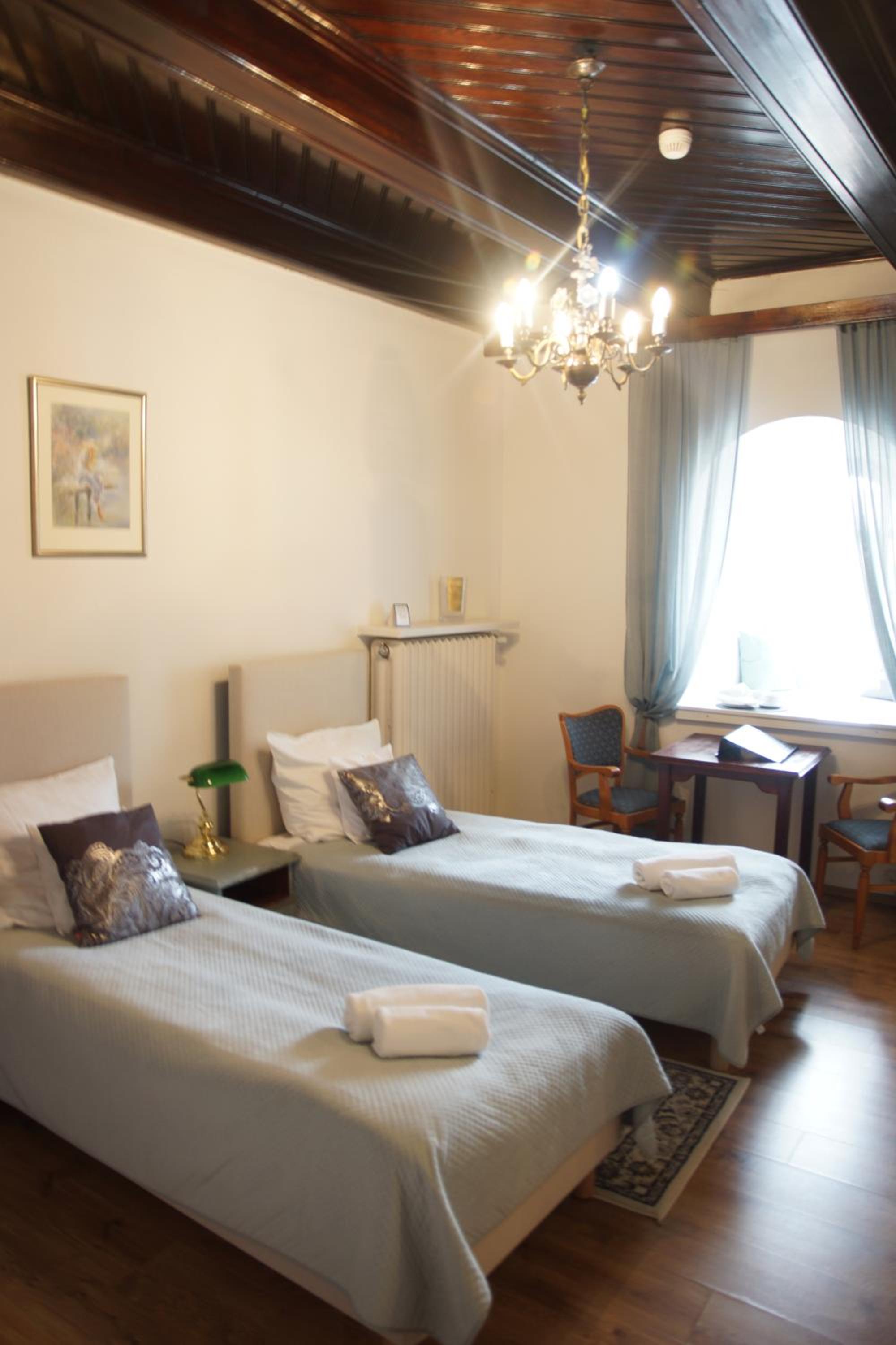 Double or Twin Room (25)