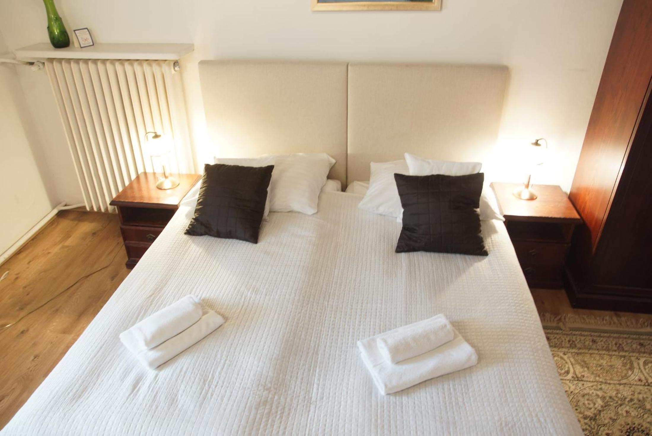 Double or Twin Room (26)