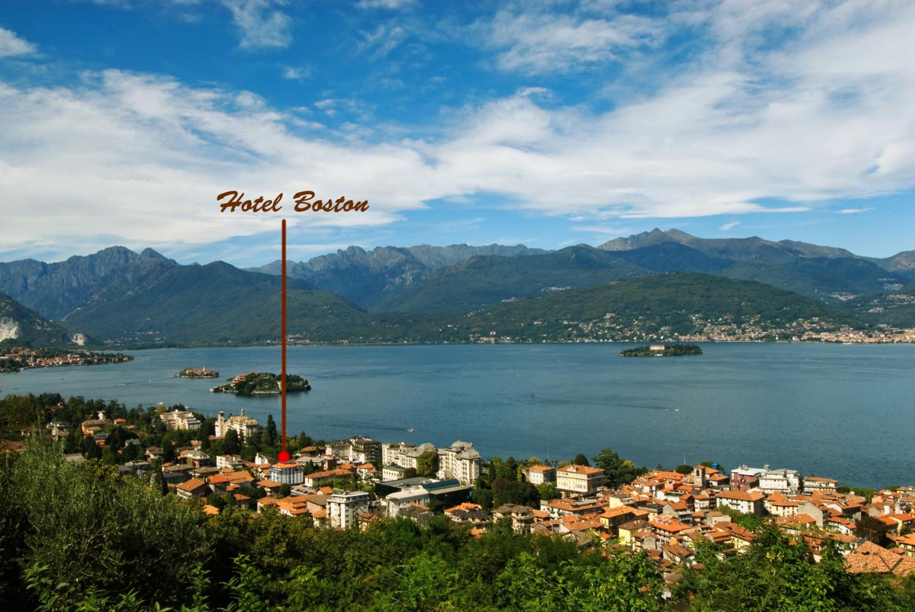 Double or Twin Room with Balcony and Lake View - Photo 4