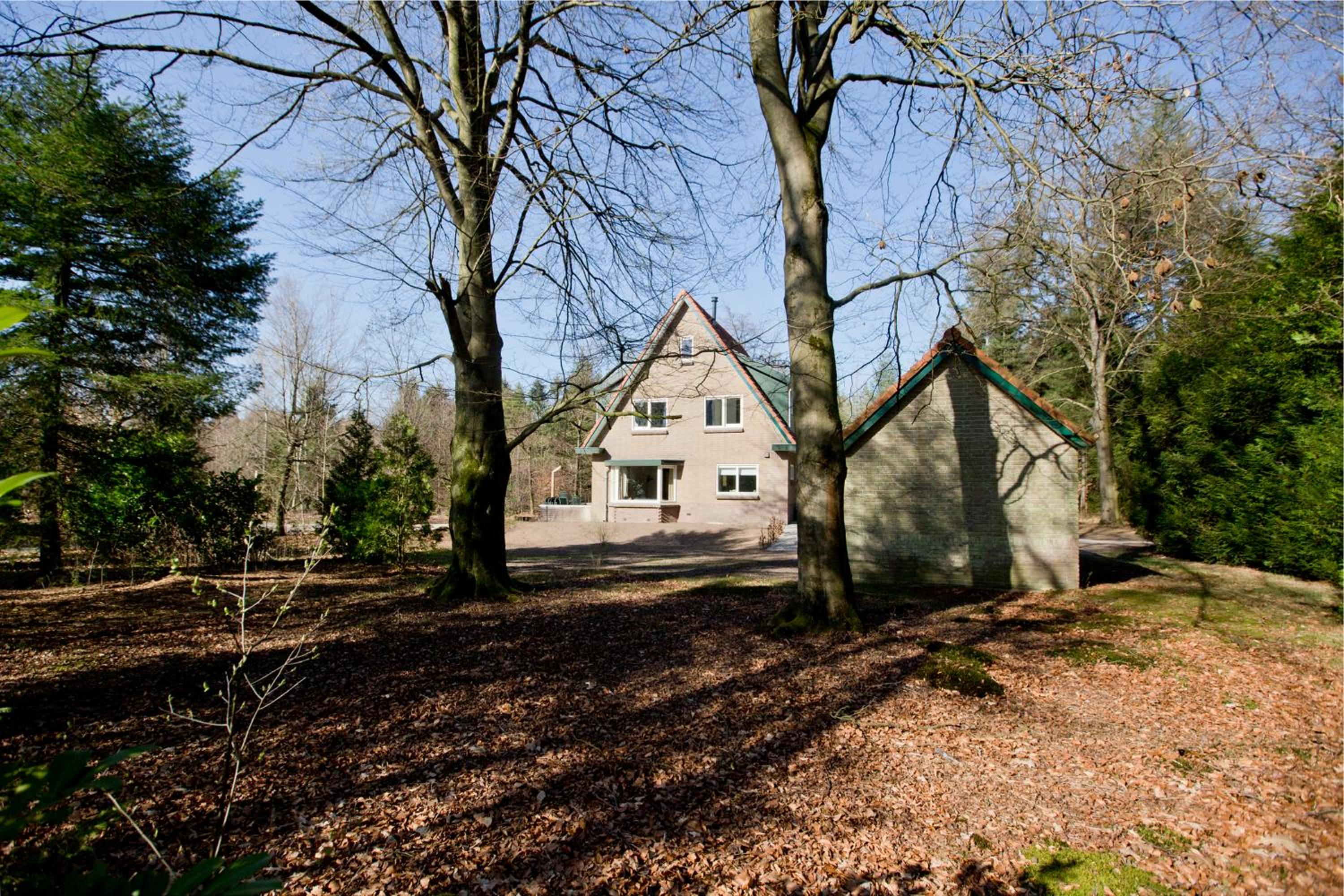 Four-Bedroom House photo 2