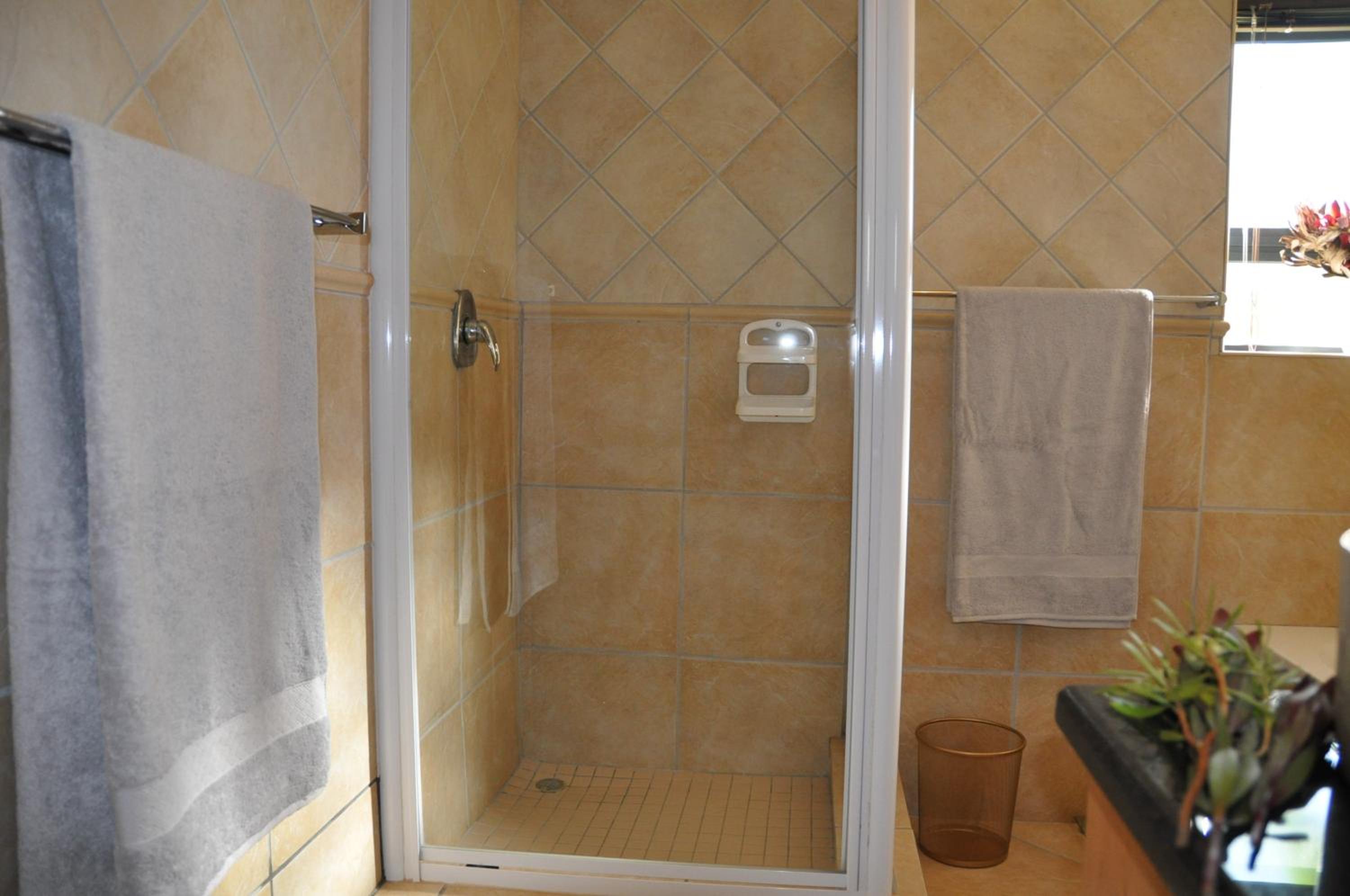 Deluxe Double Room with Sea View - Photo 10