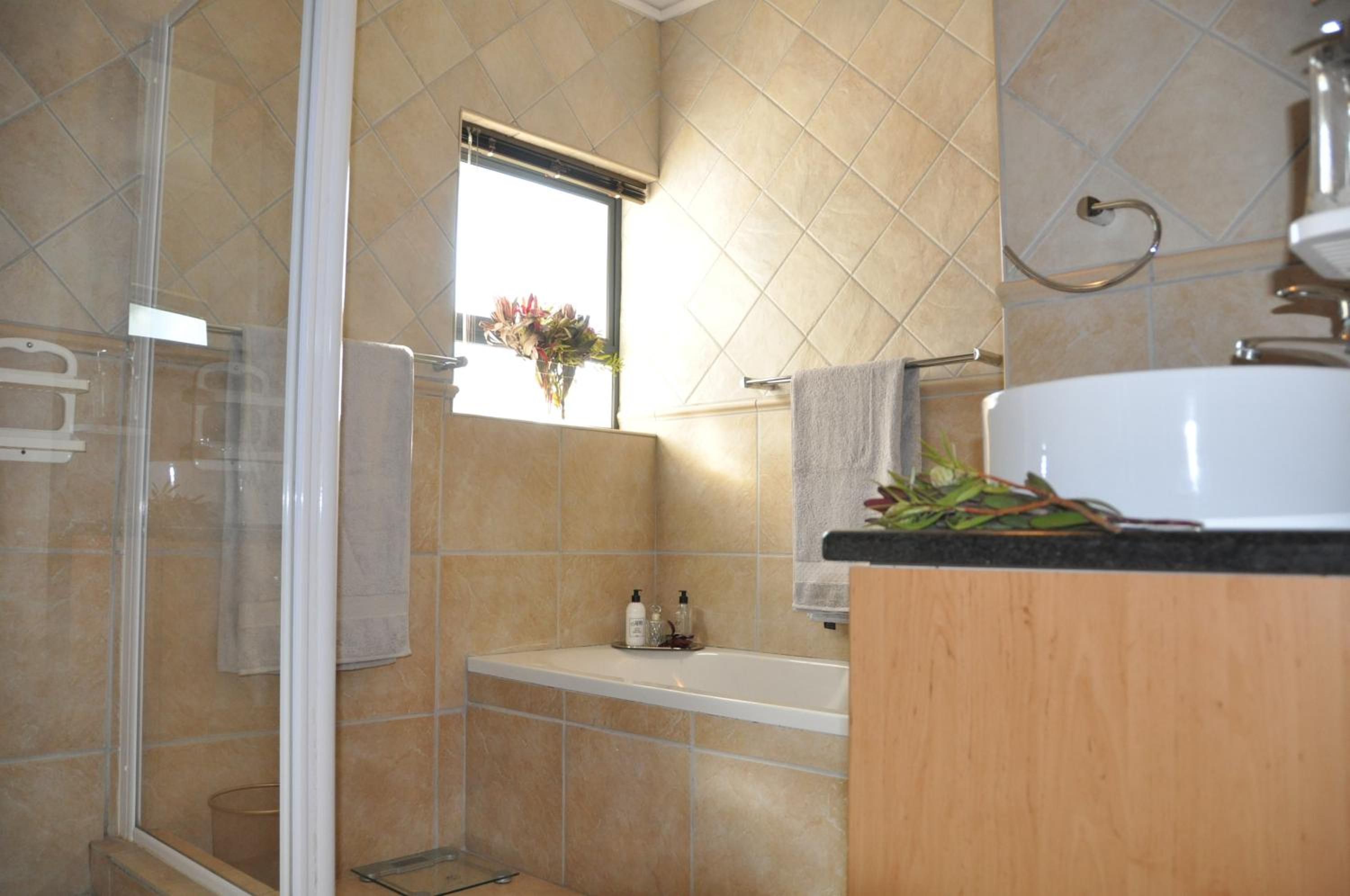 Deluxe Double Room with Sea View - Photo 19