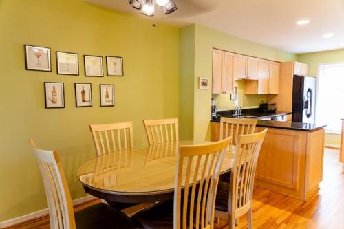 One-Bedroom Apartment with Resort View