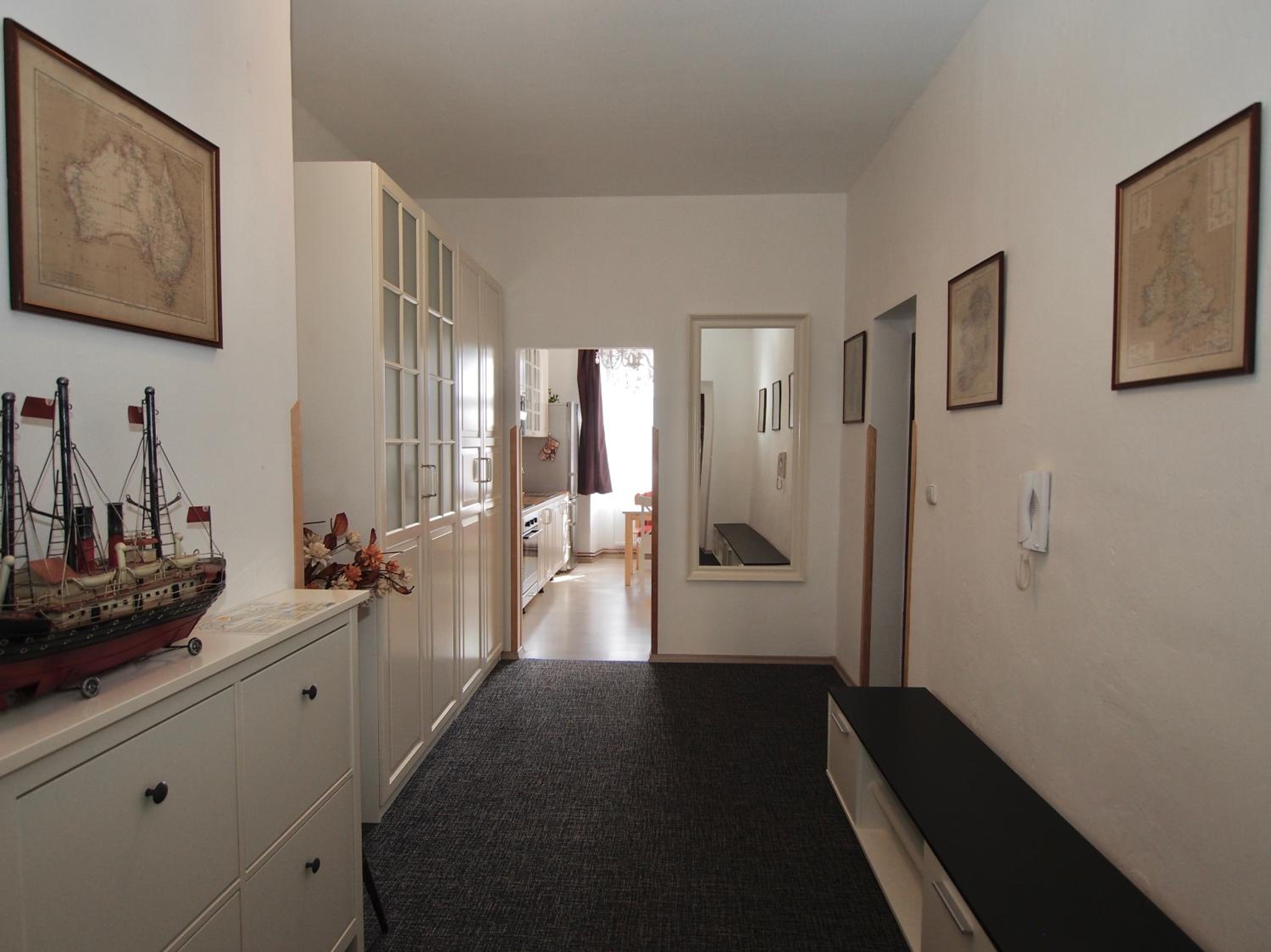 Studio Apartment photo 2