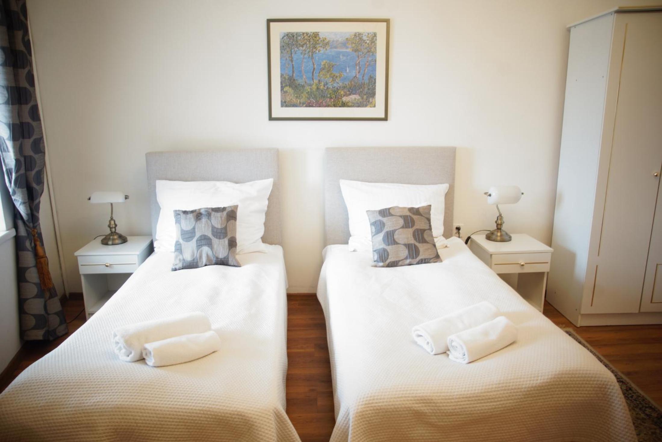 Double or Twin Room (32)