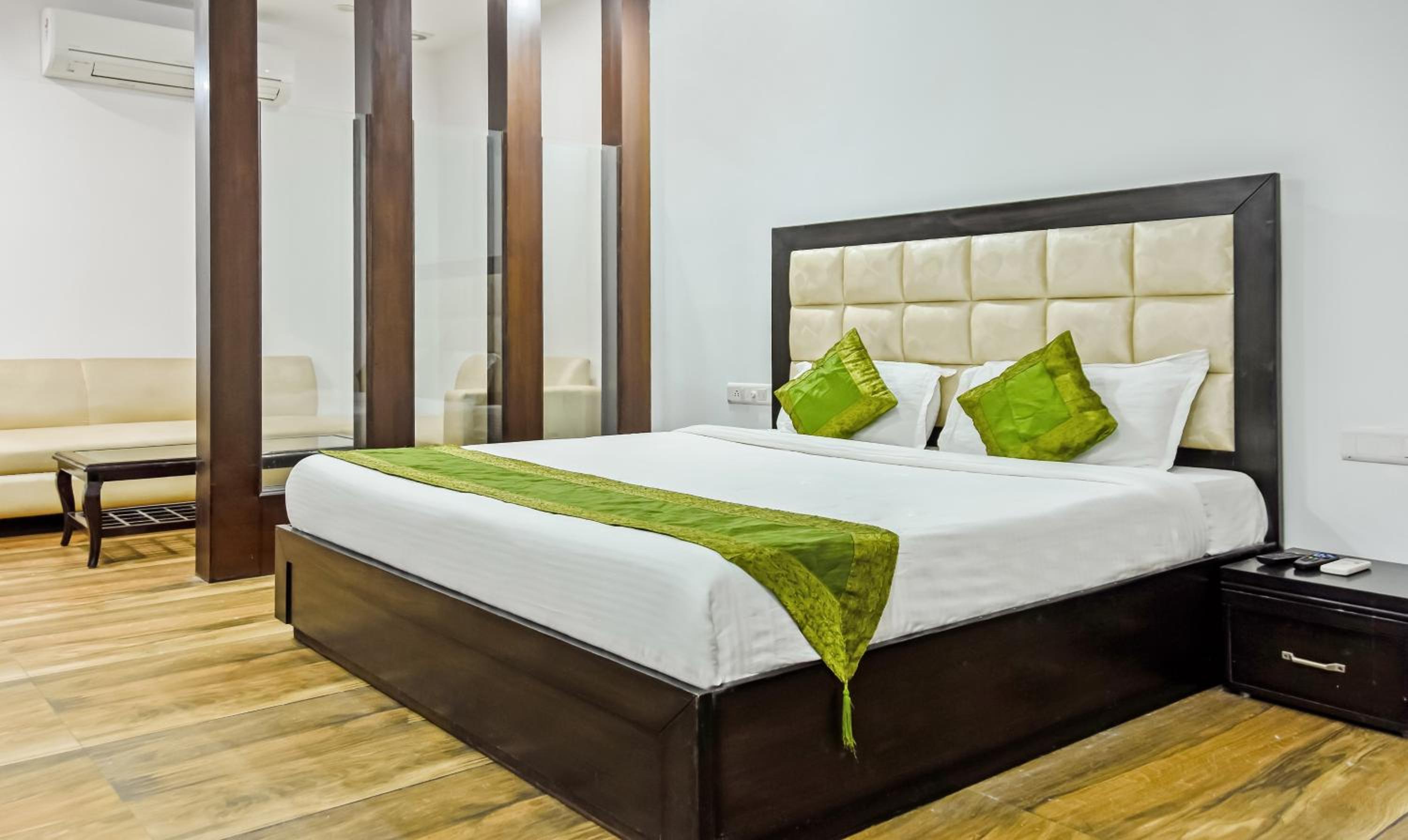 Spacious Premium Room photo 2