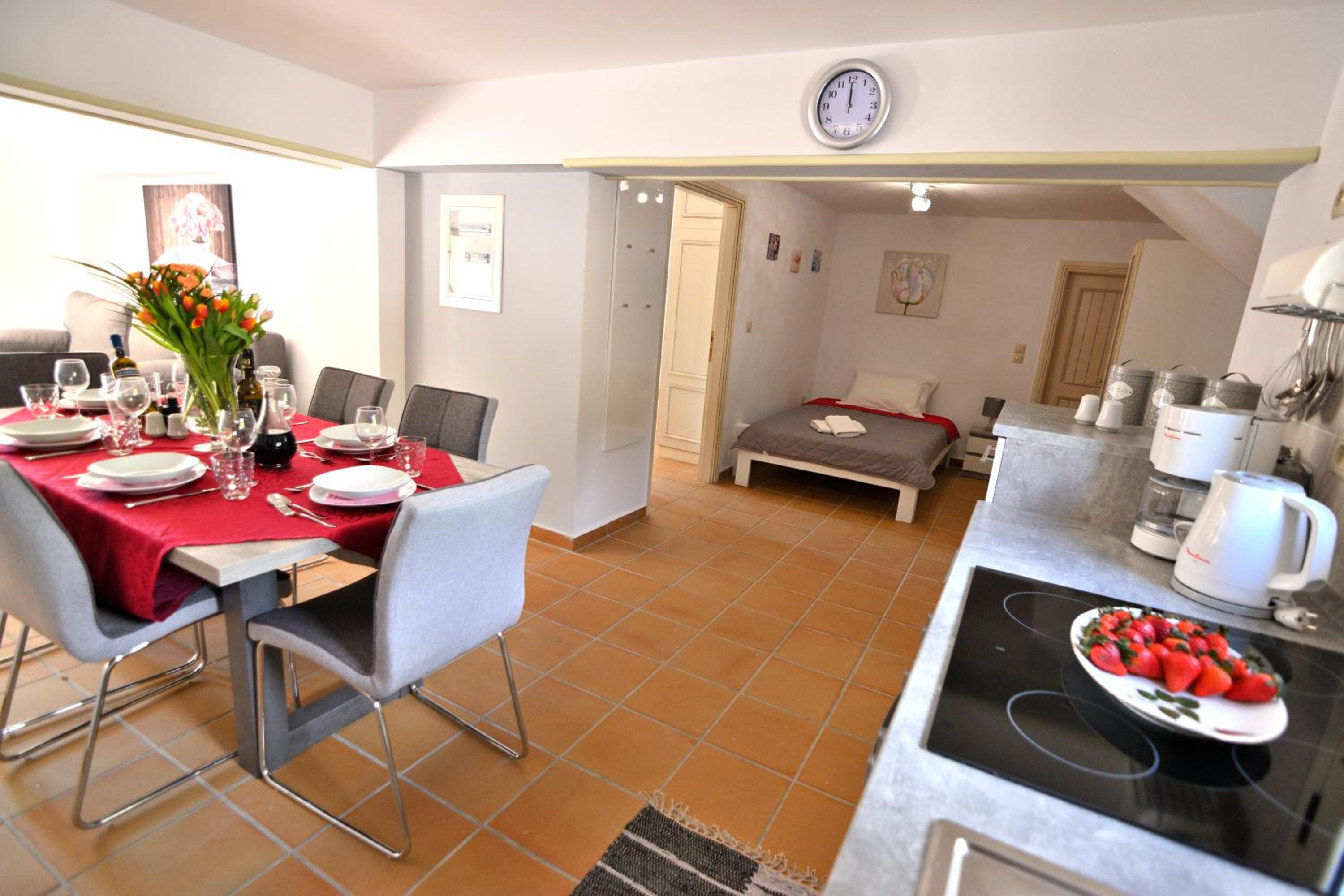 Two-Bedroom Apartment - Photo 6