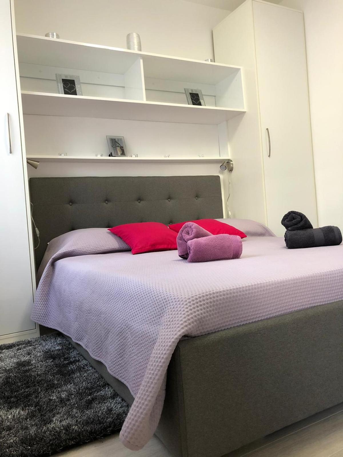 One-Bedroom Apartment - Photo 11