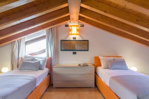 Two-Bedroom Apartment - Split Level