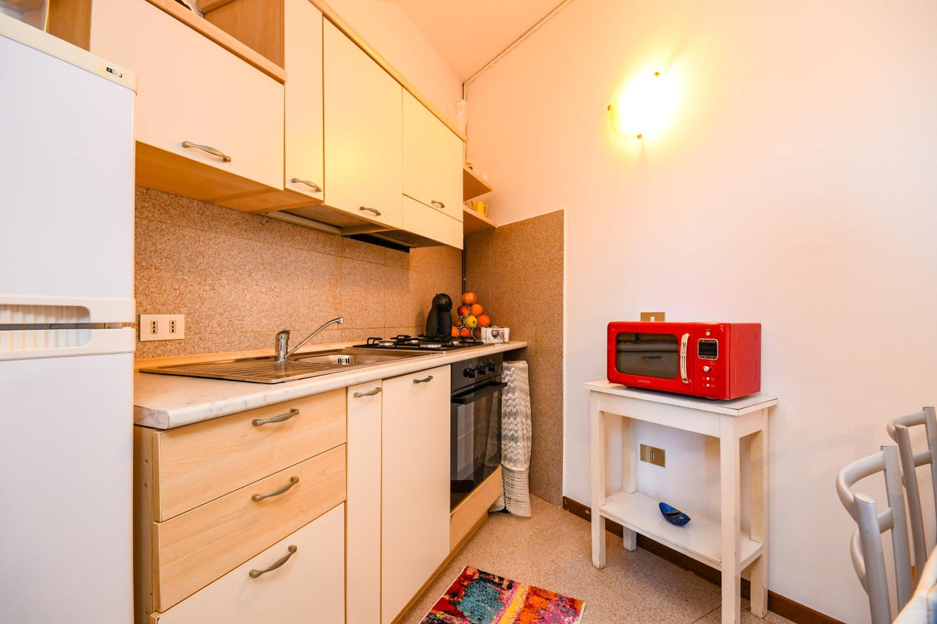 One-Bedroom Apartment - Photo 4