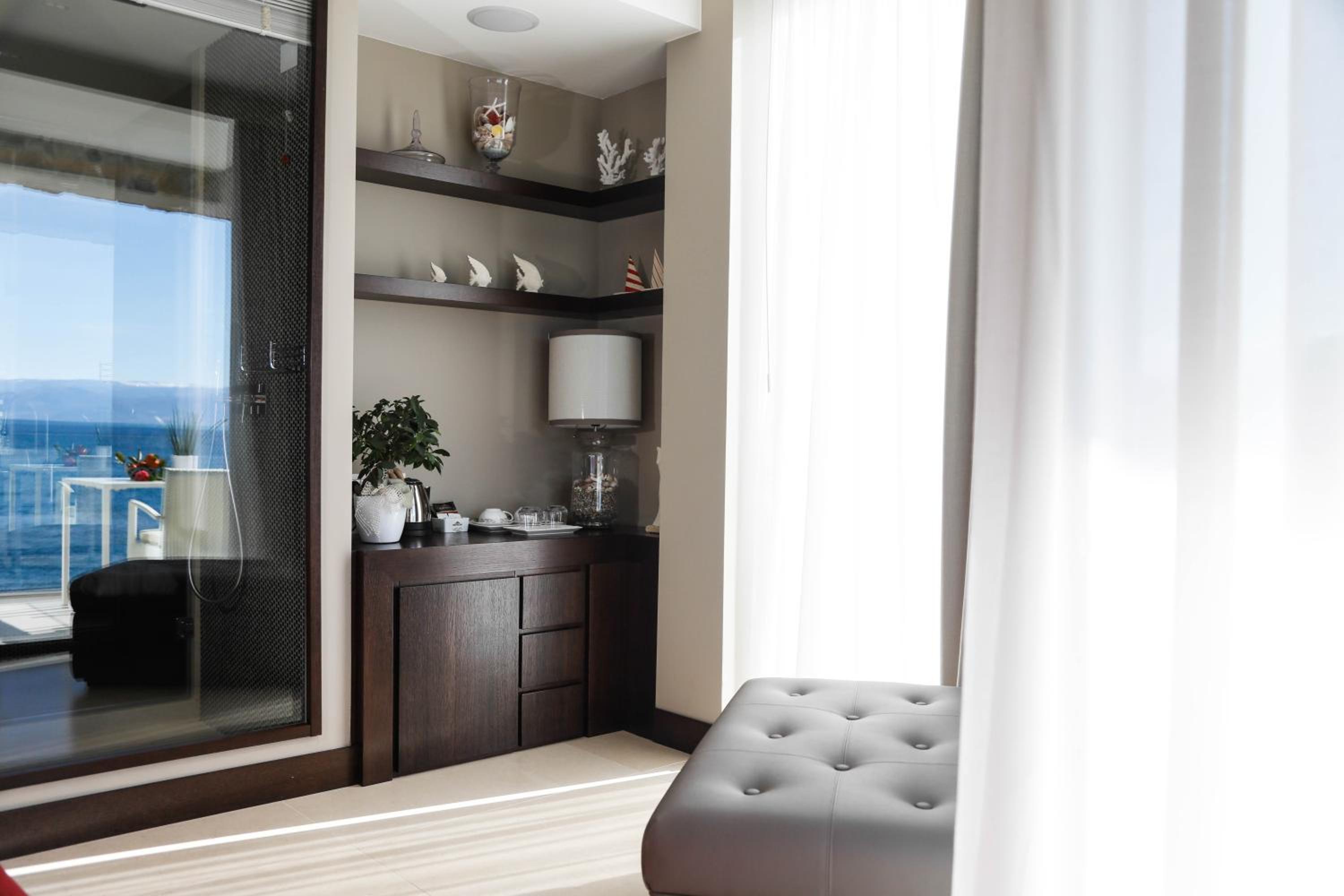Superior Double Room with lateral sea view photo 3