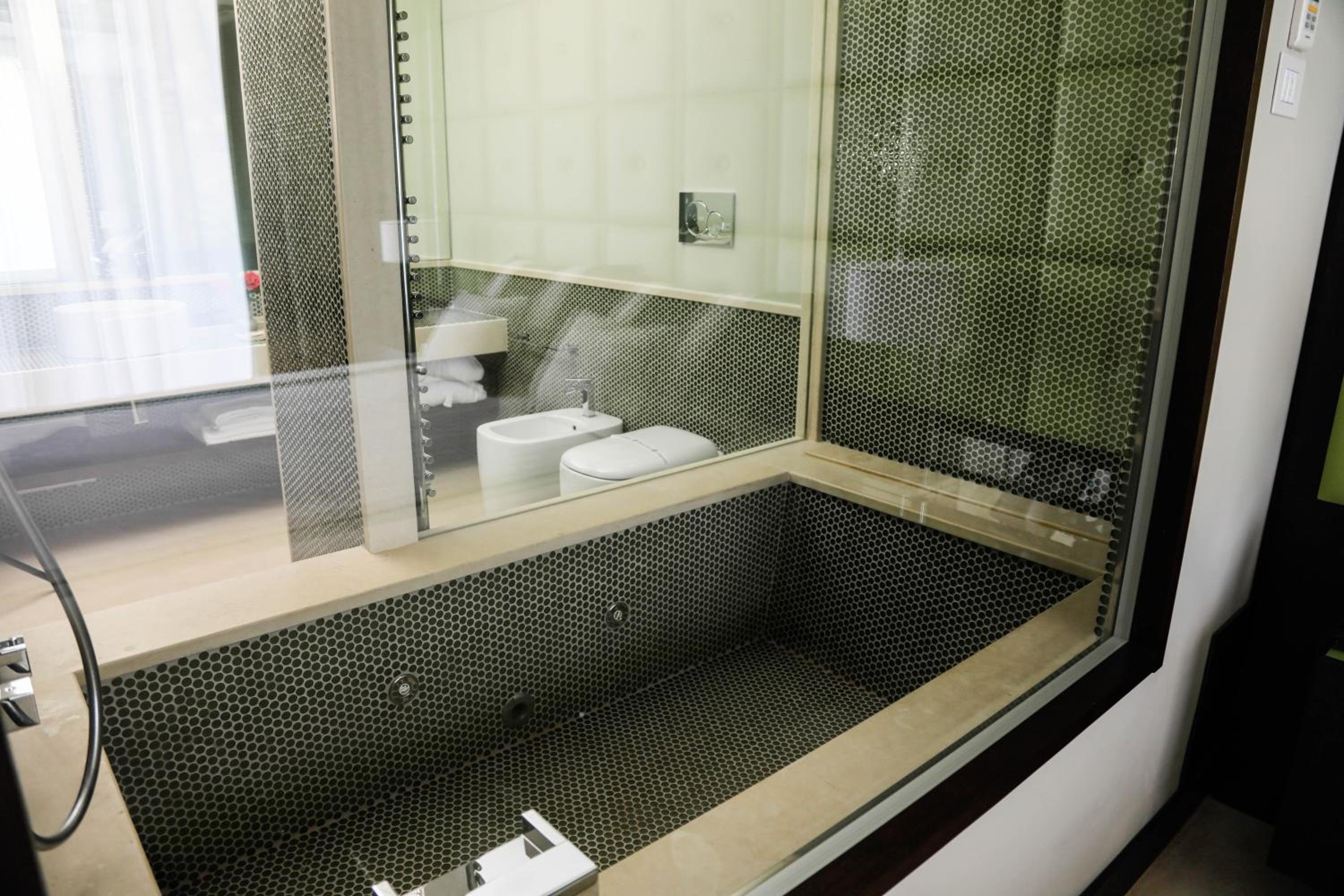 Deluxe Charme Double Room with Hot Tub and Garden View photo 3