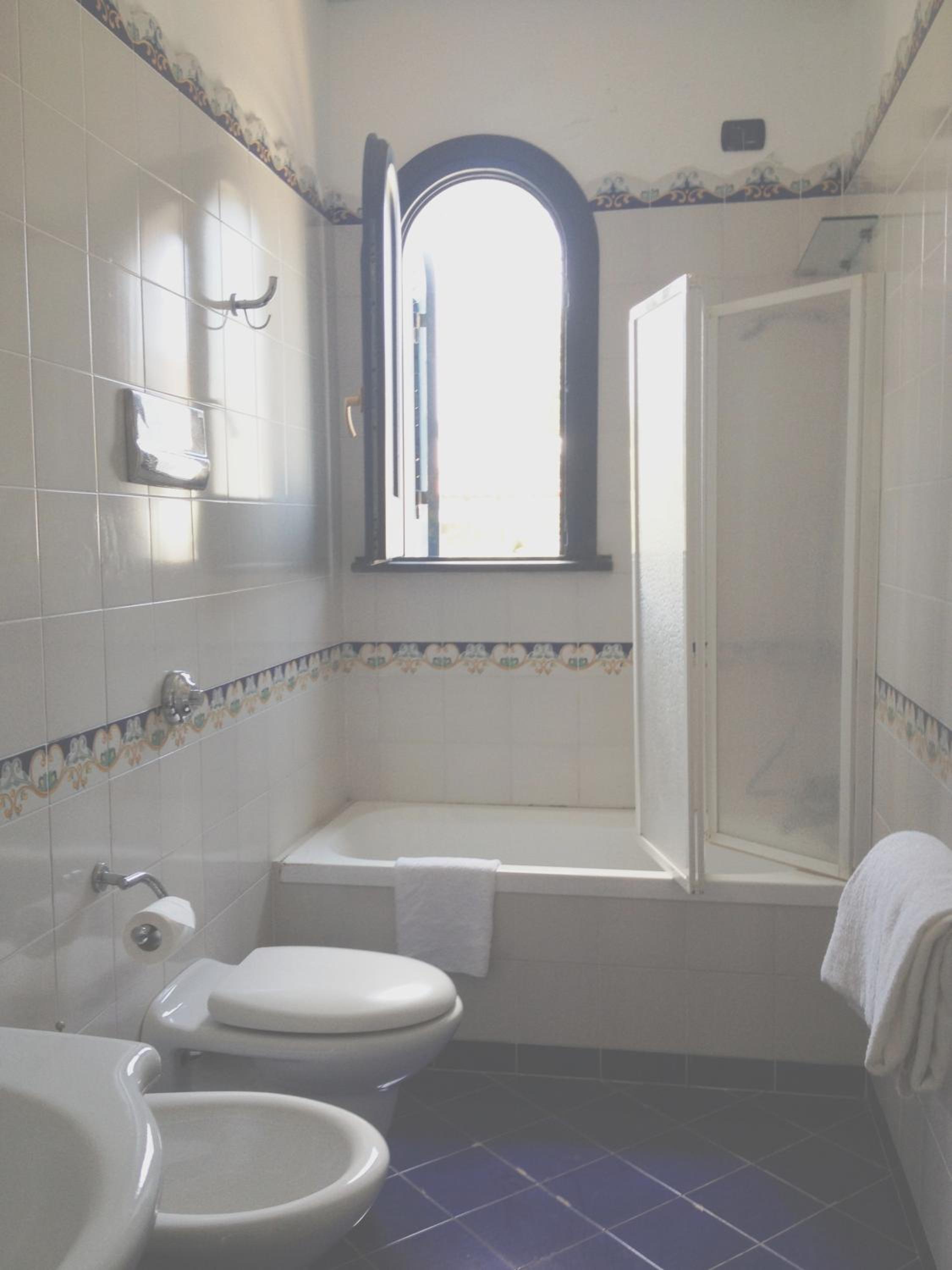 Double or Twin Room photo 3