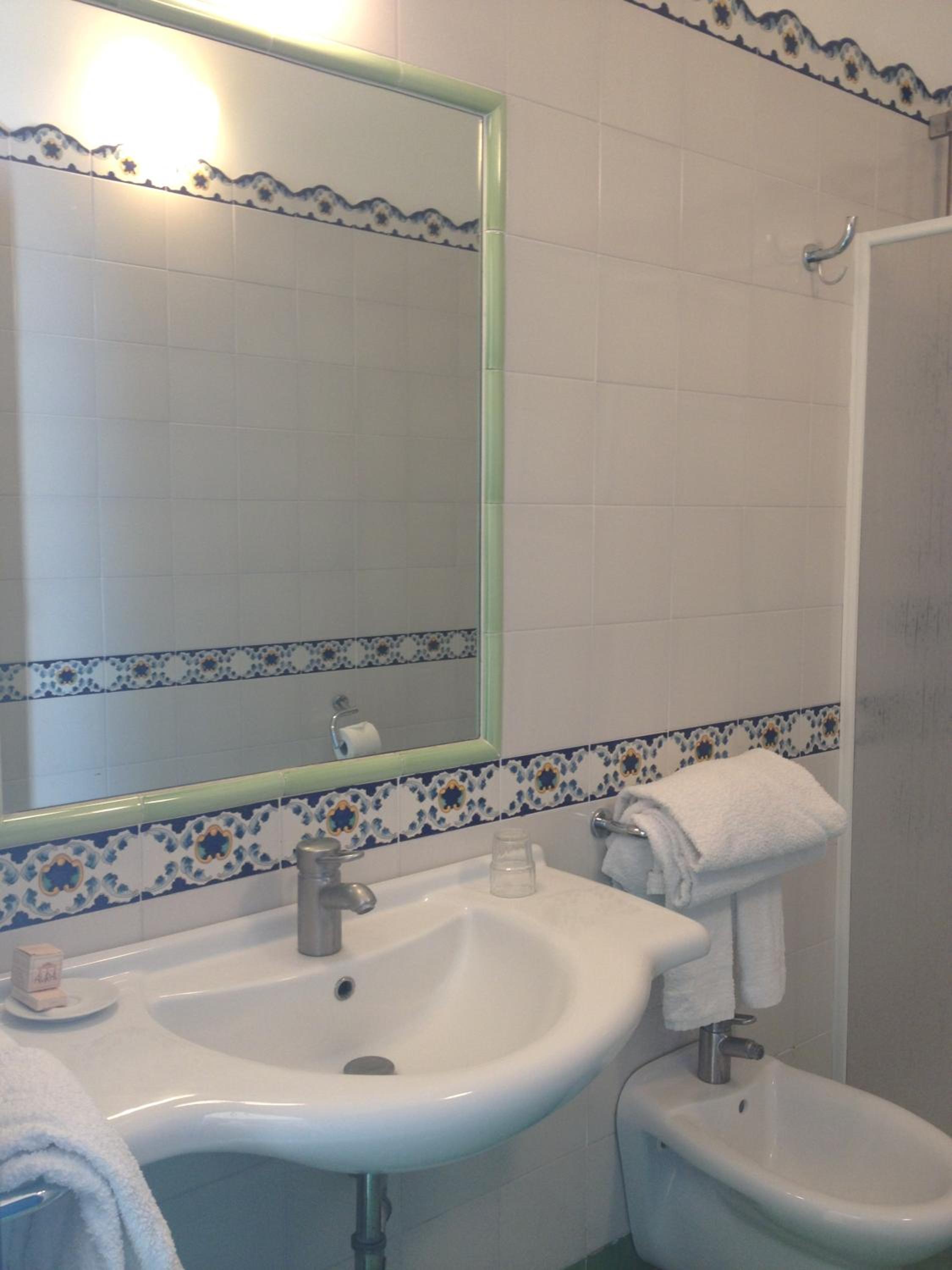 Double or Twin Room photo 2
