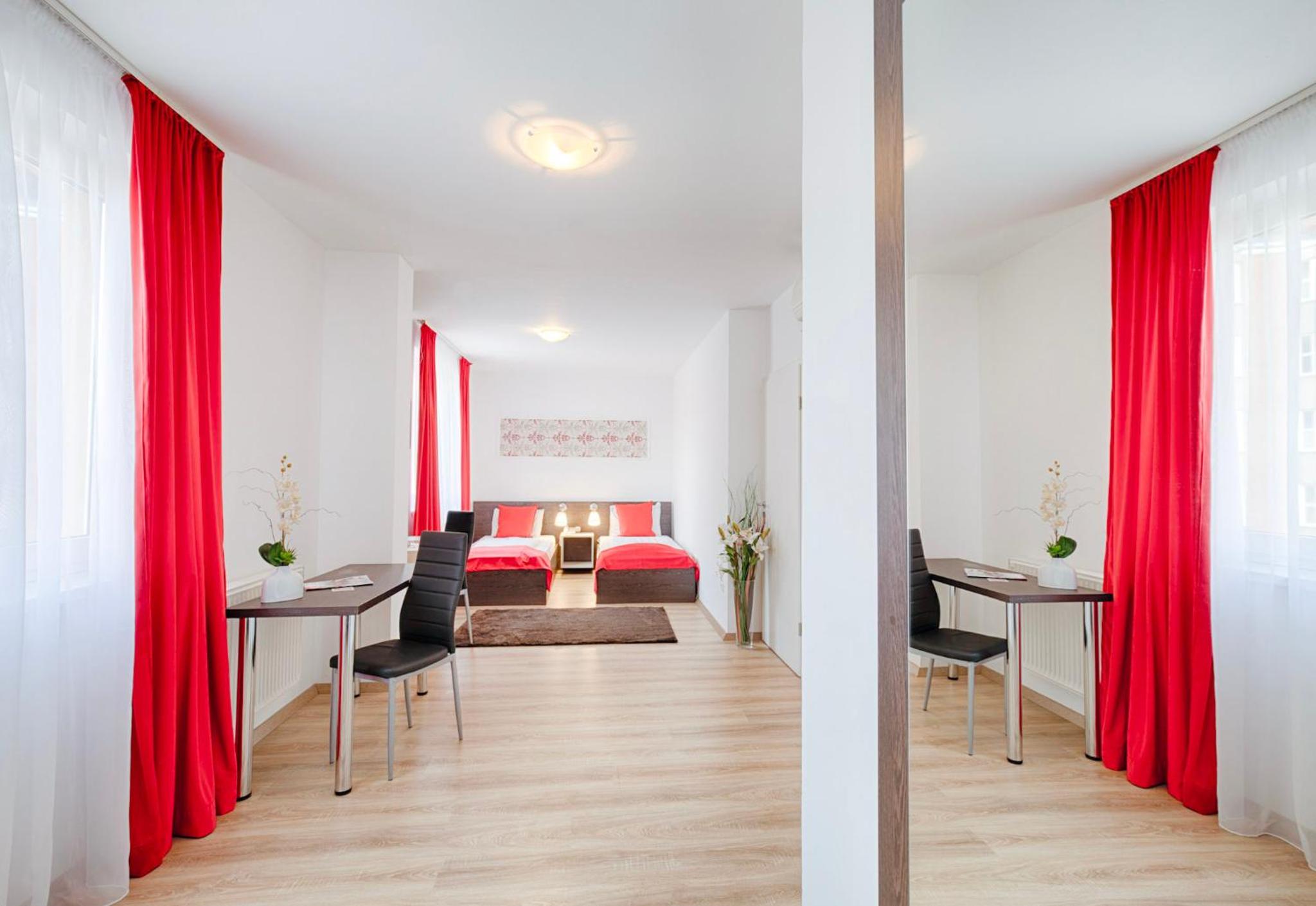 Small Double or Twin Room - Photo 14