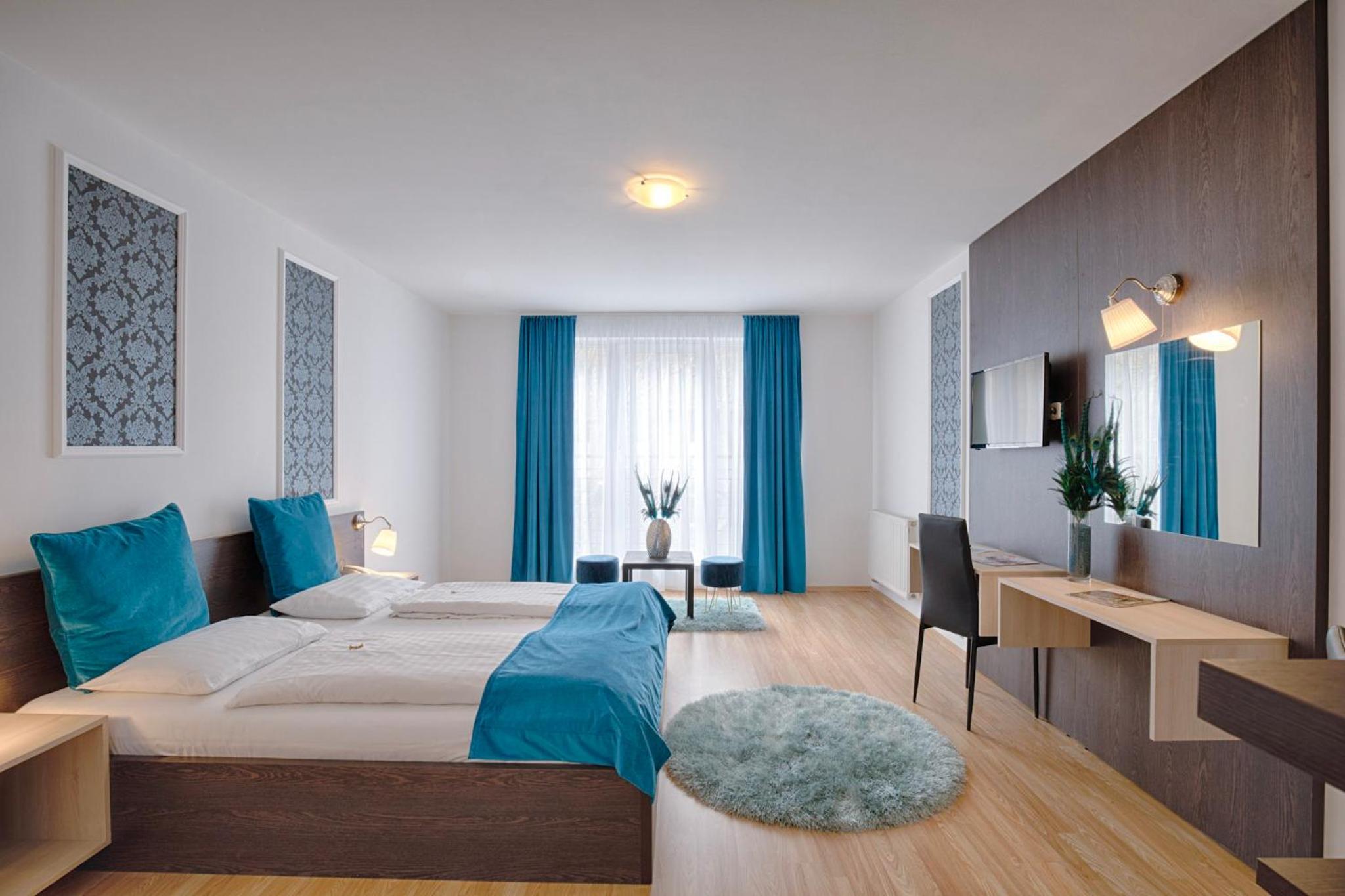 Large Double Room - Photo 13