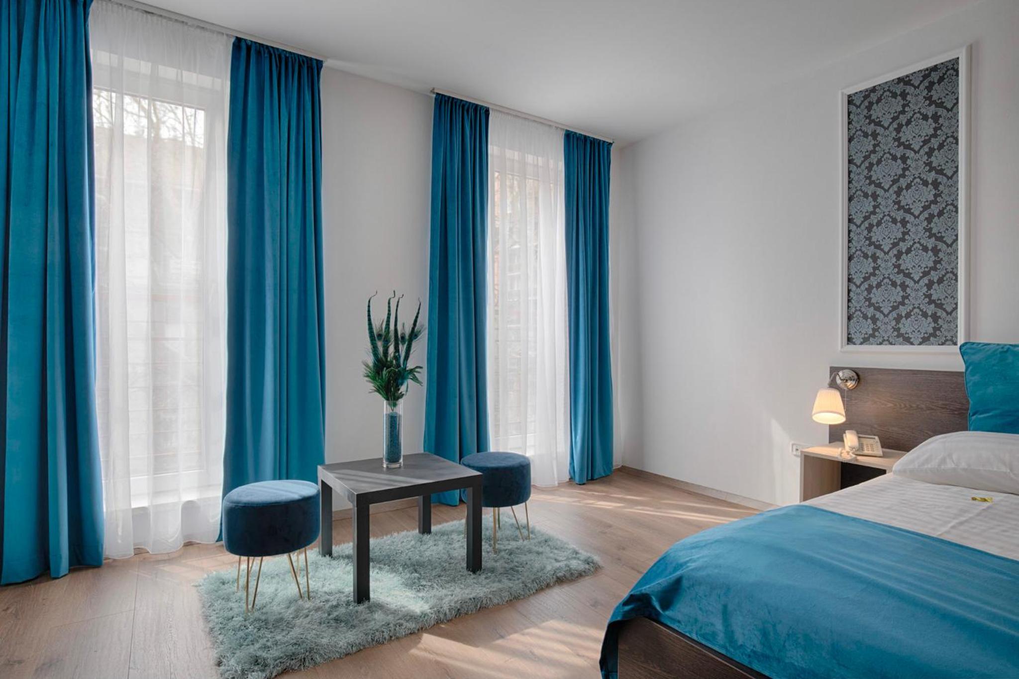 Large Double Room - Photo 2