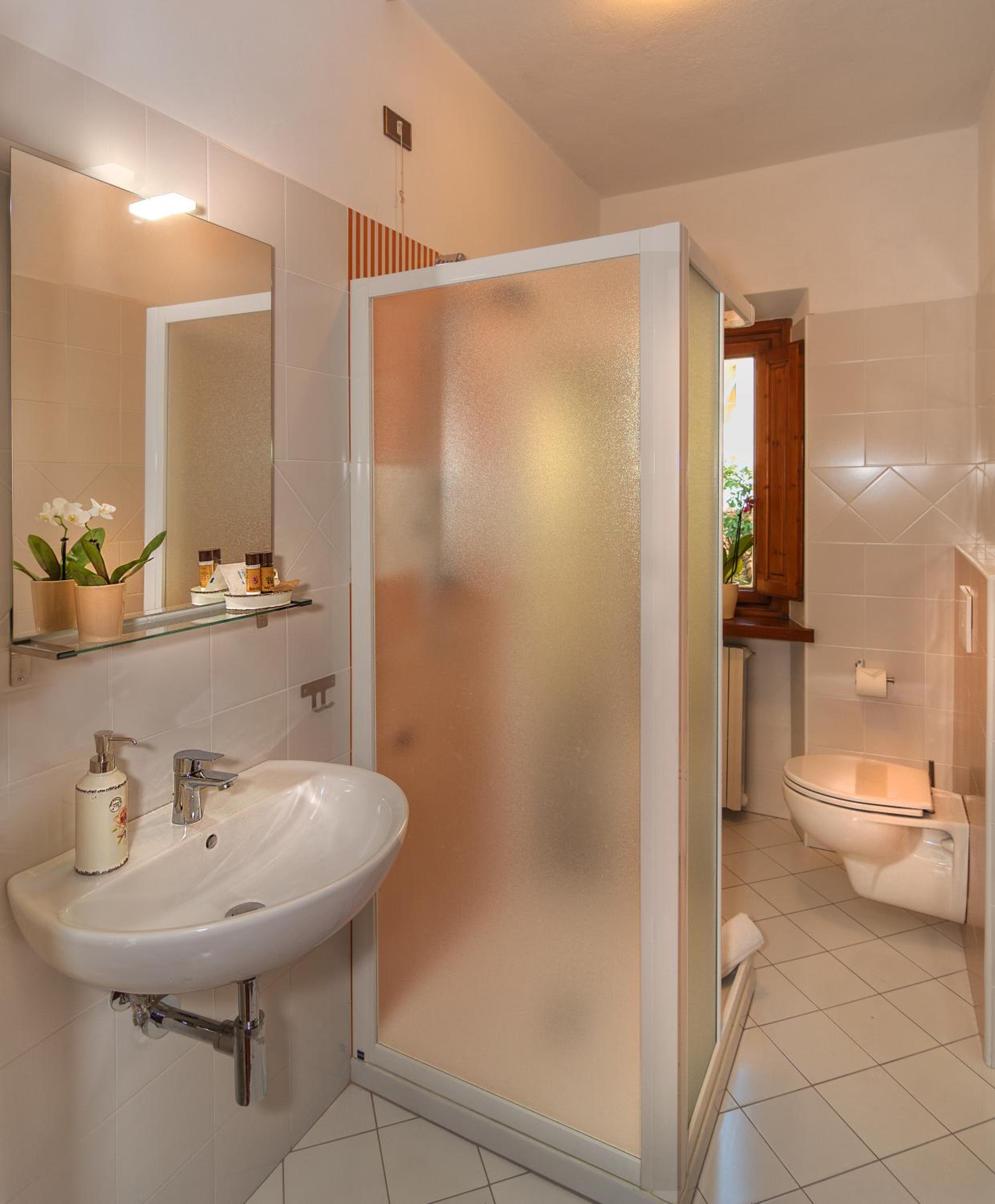 Family Suite - Photo 9