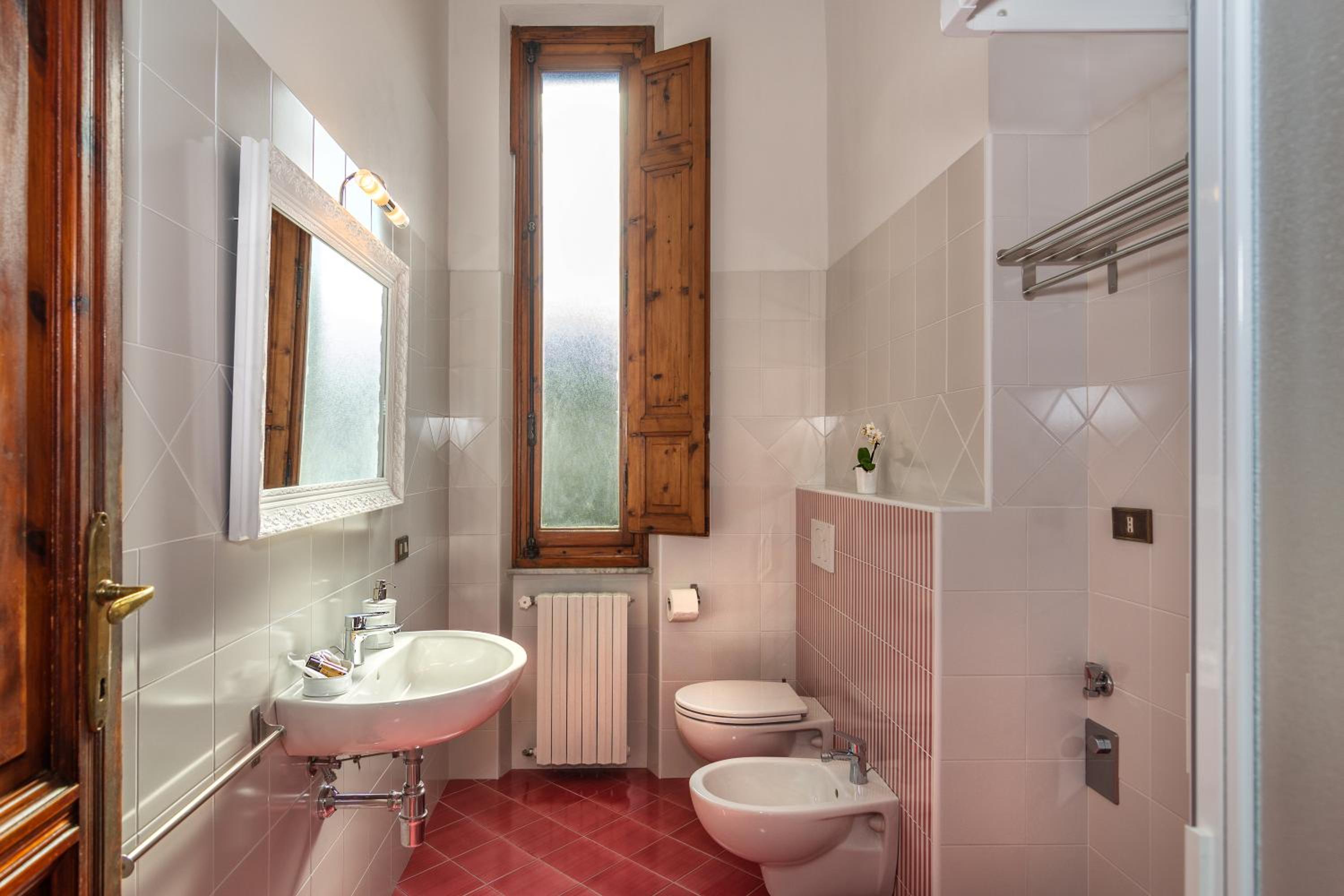 Two-Bedroom Suite - Photo 7