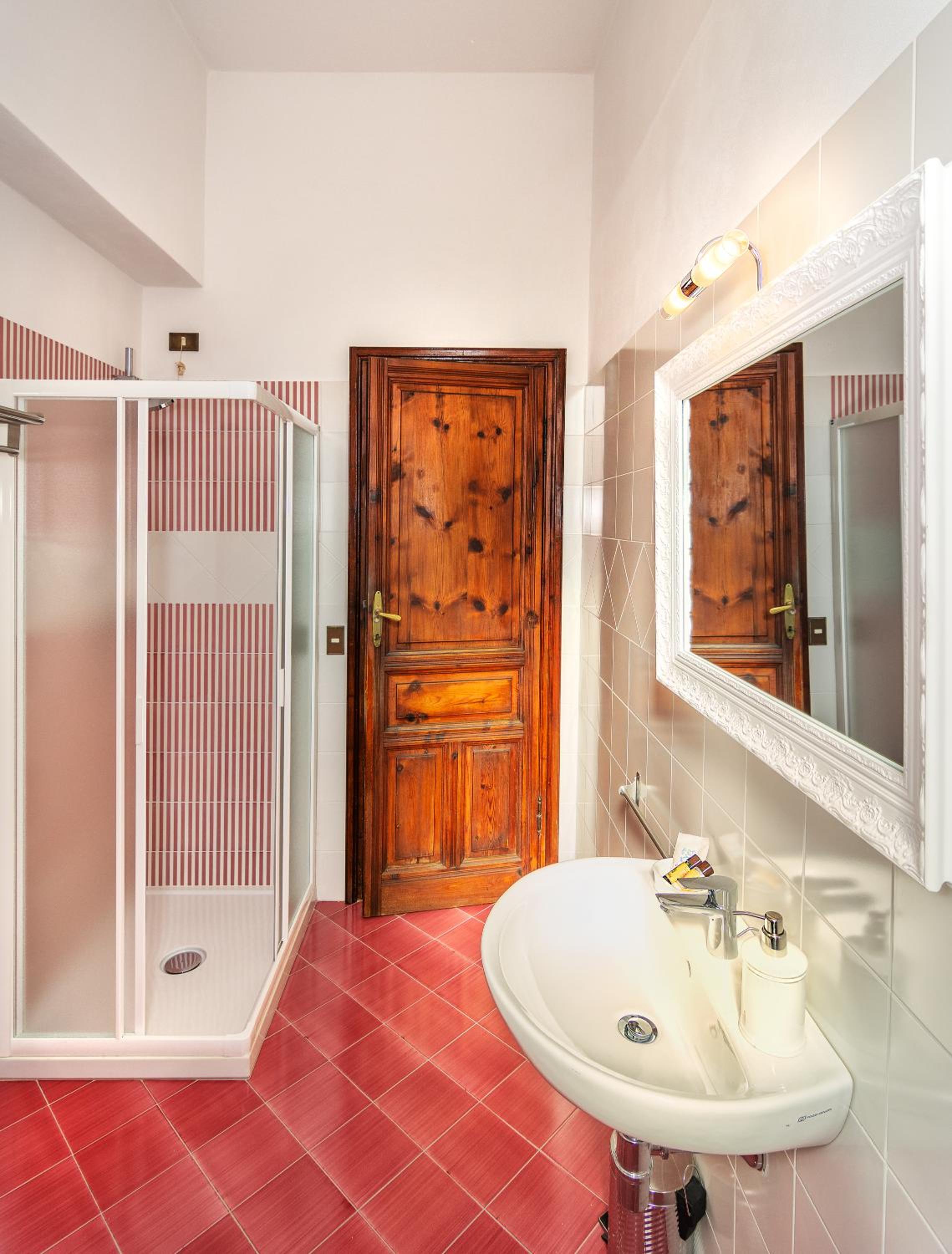 Two-Bedroom Suite - Photo 3