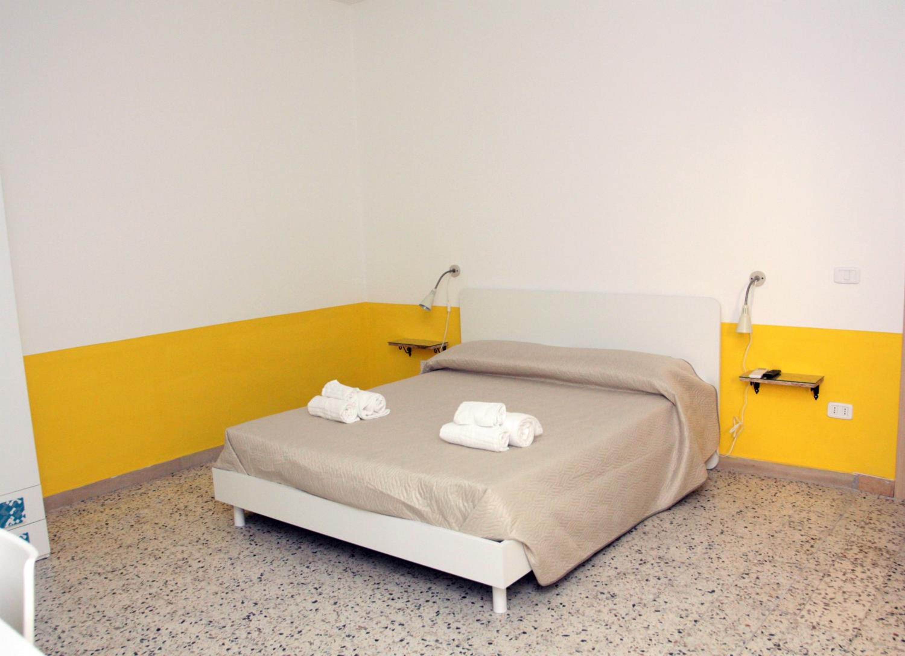 Large Double Room photo 2