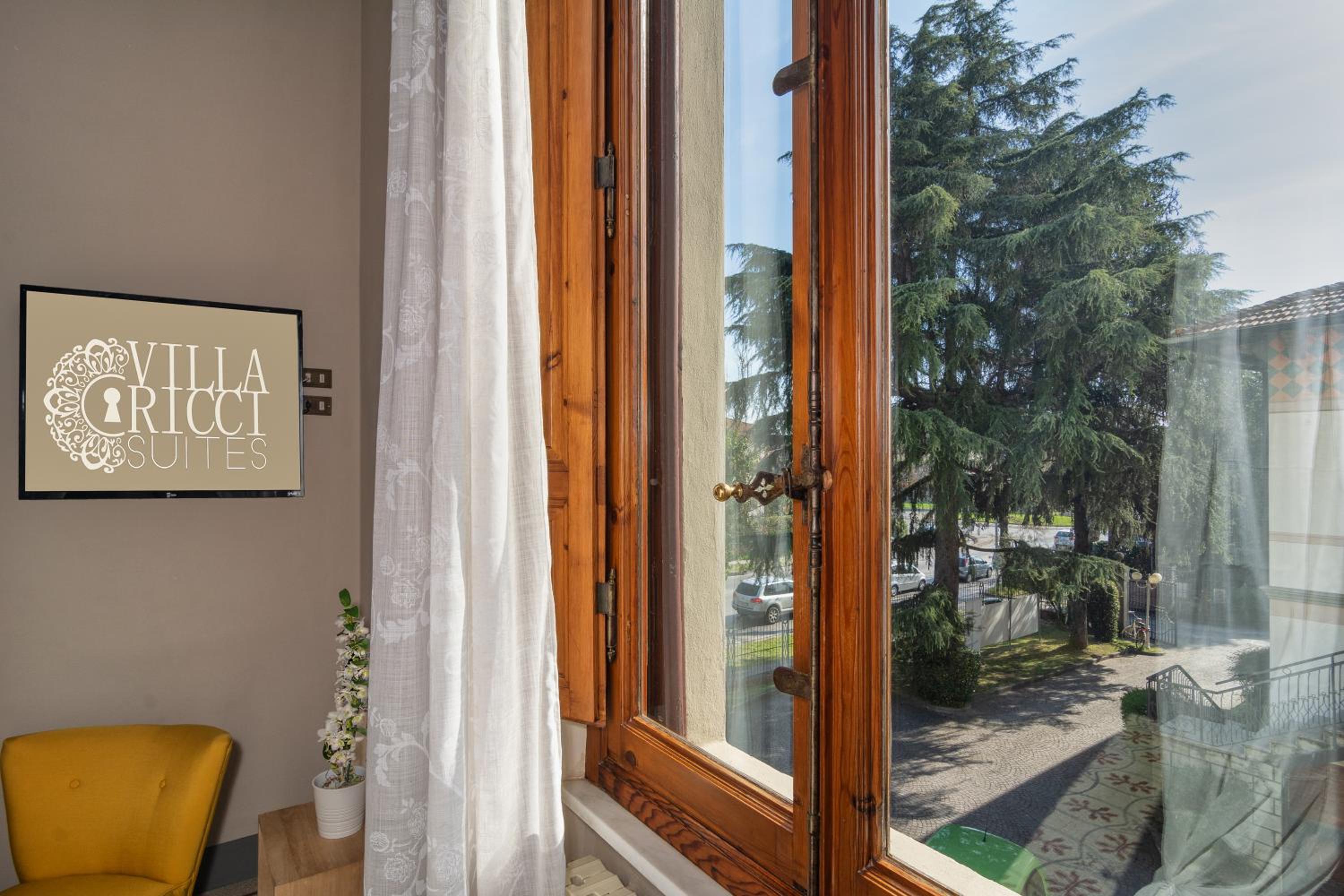 Two-Bedroom Suite - Photo 9