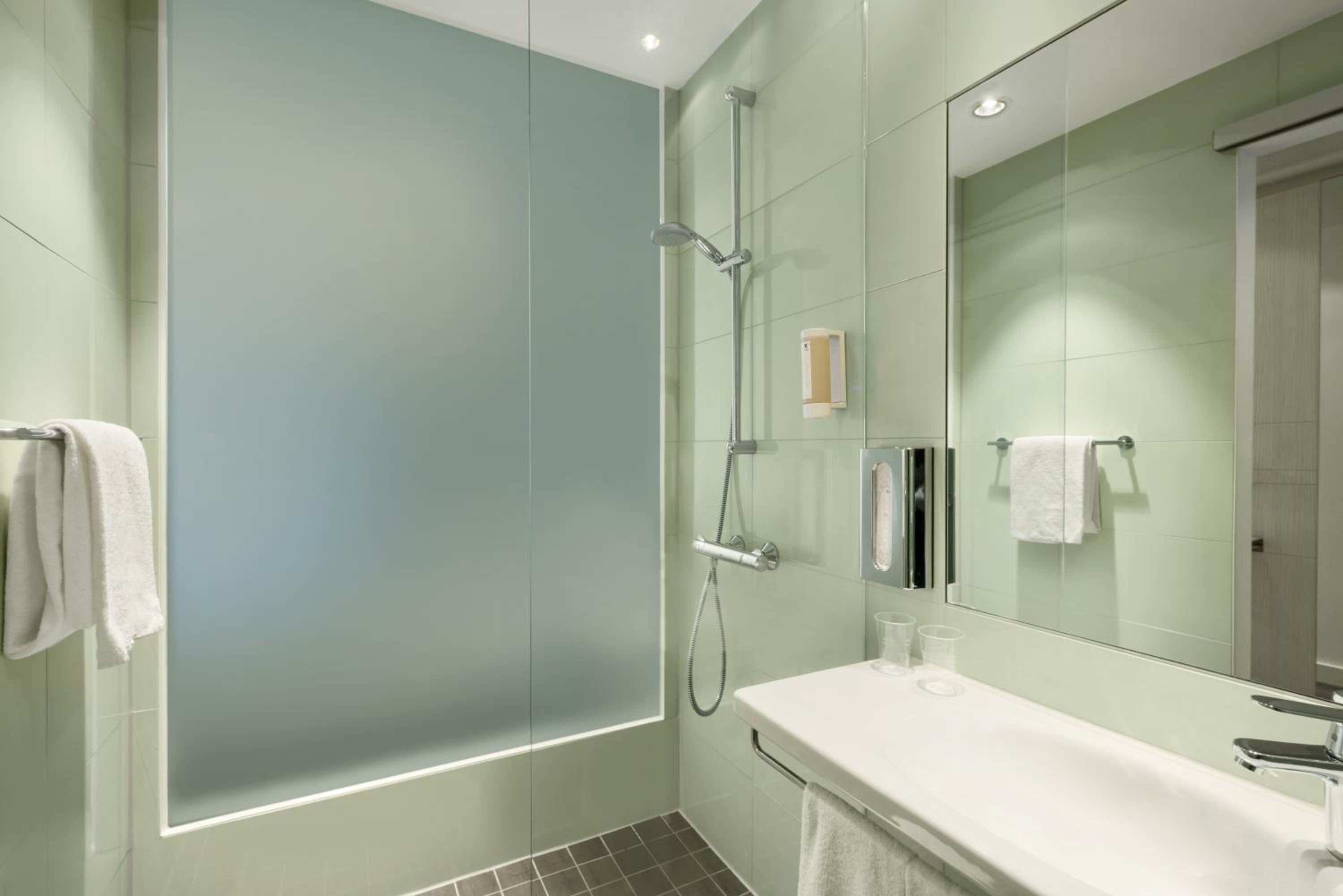 Standard Twin Room - Photo 7