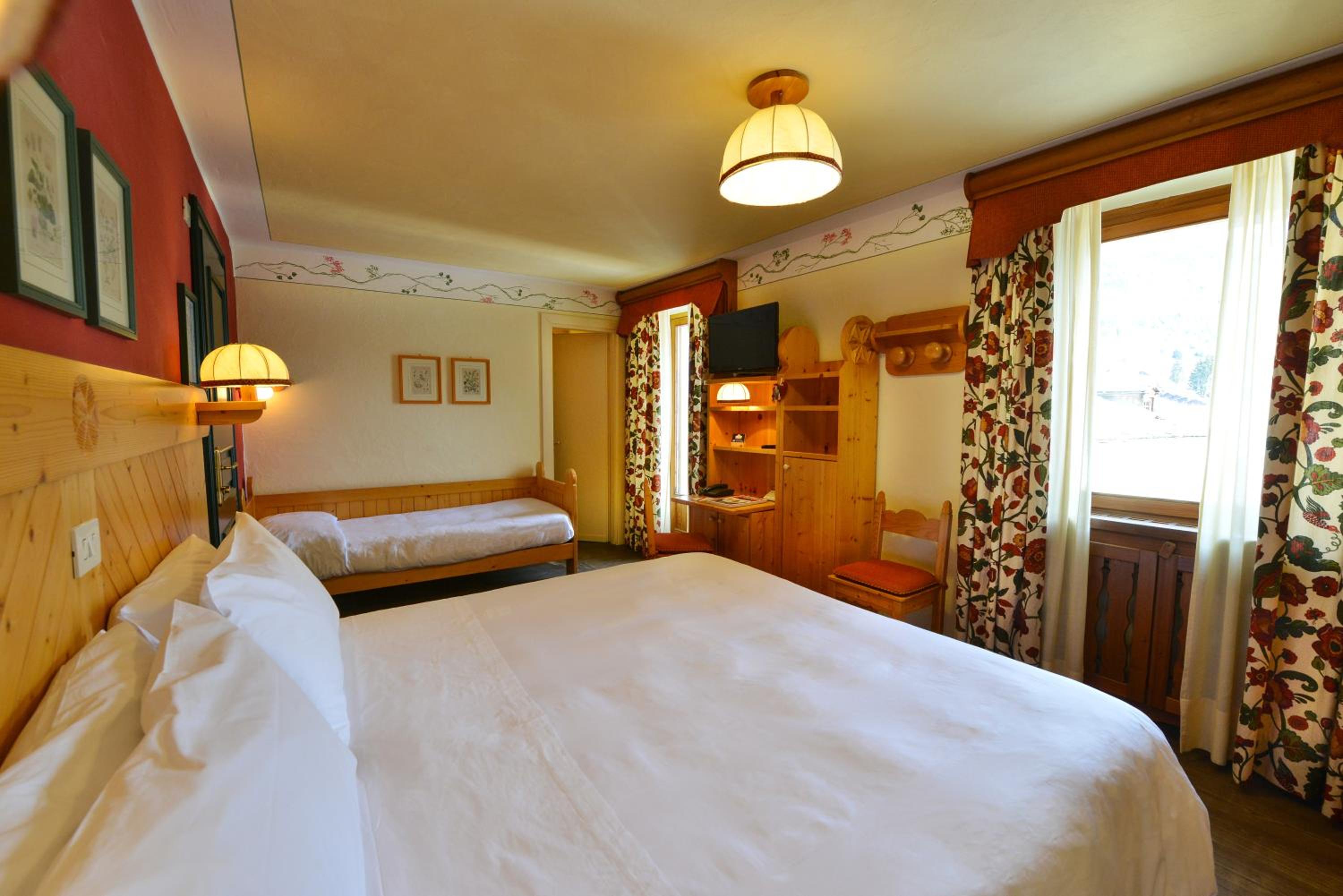 Triple Room with Balcony - Photo 2