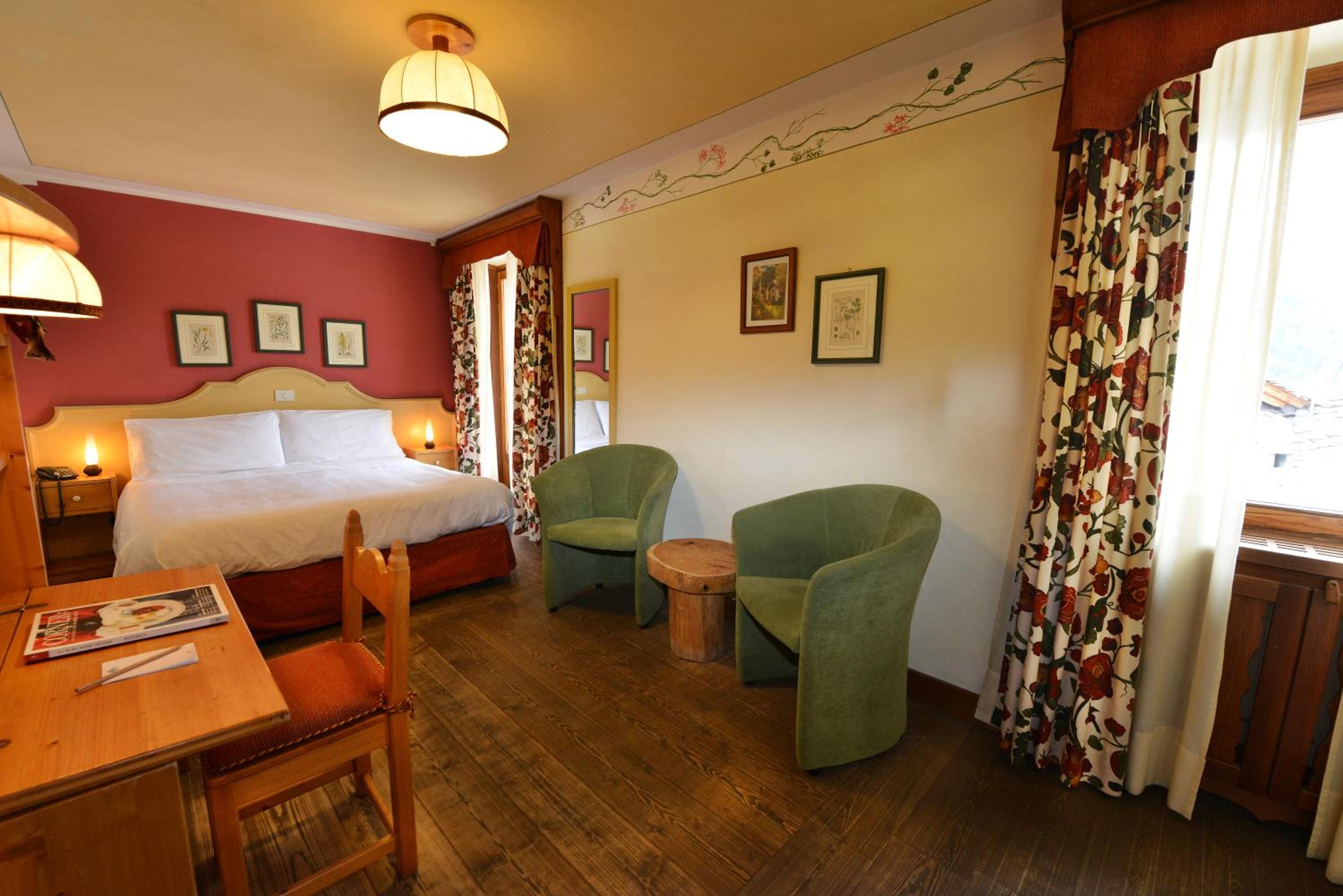 Senior Double or Twin Room with Balcony - Photo 2