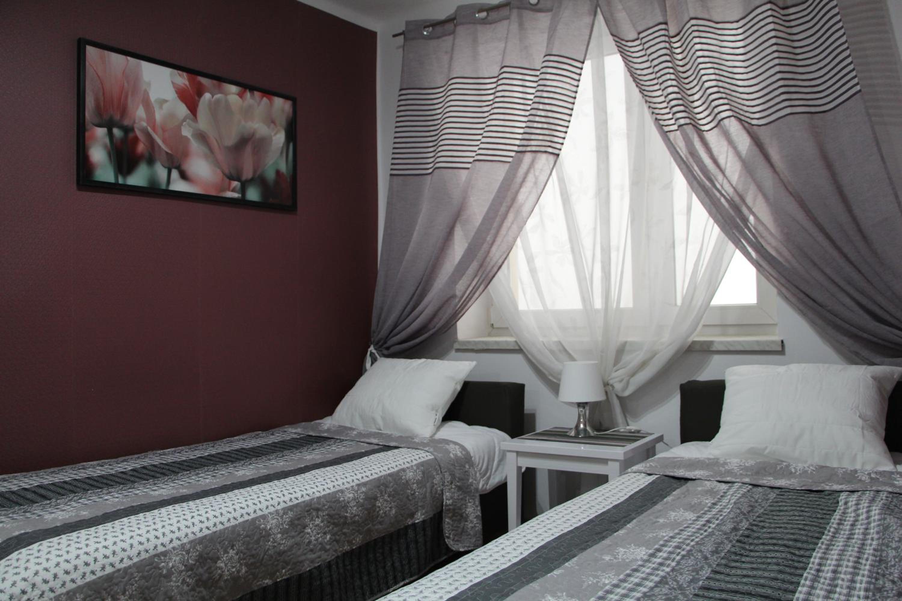 Twin Room - Photo 1