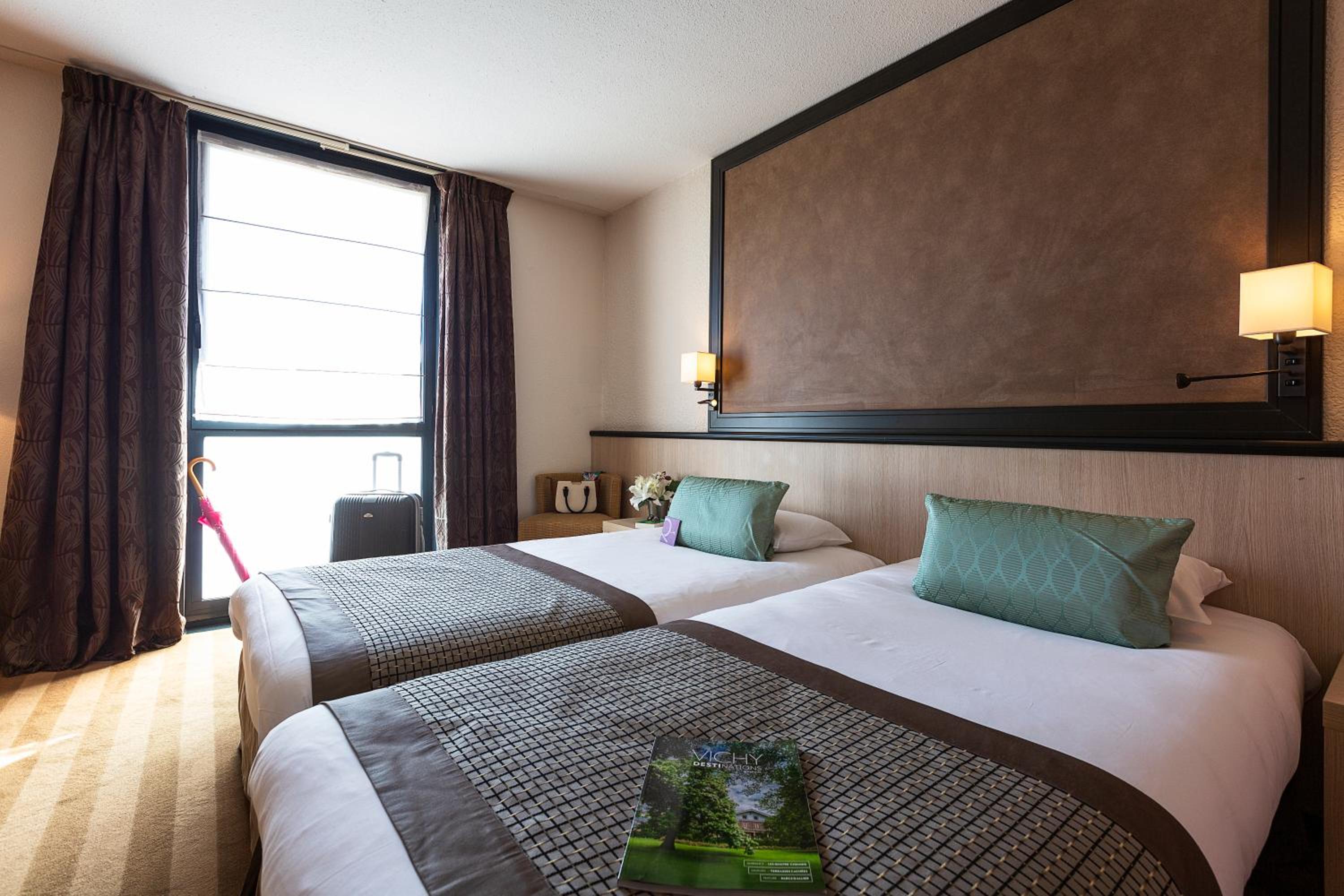 Superior Room with Two Twin Beds - Photo 3