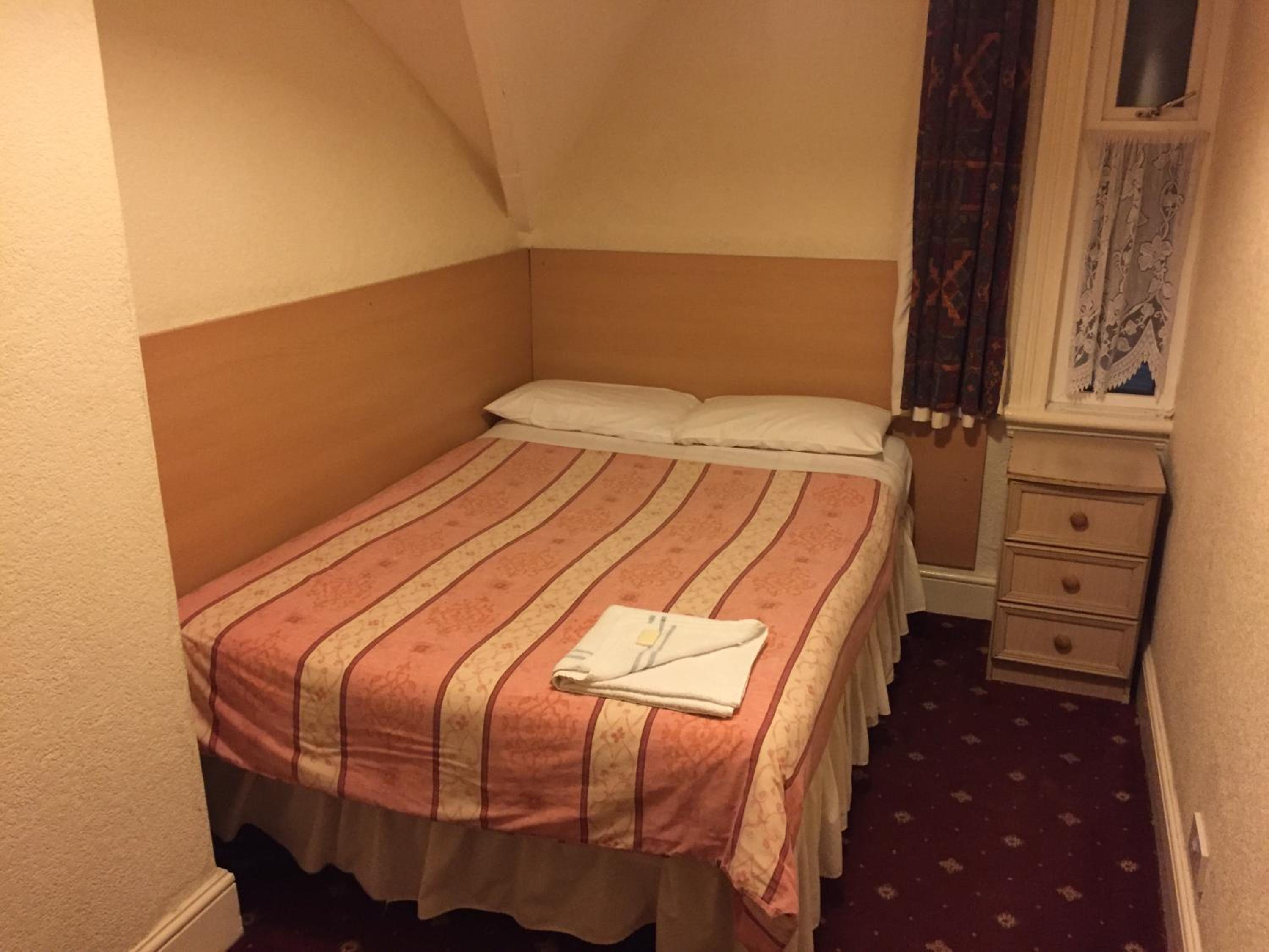 Double Room with Shared Toilet
