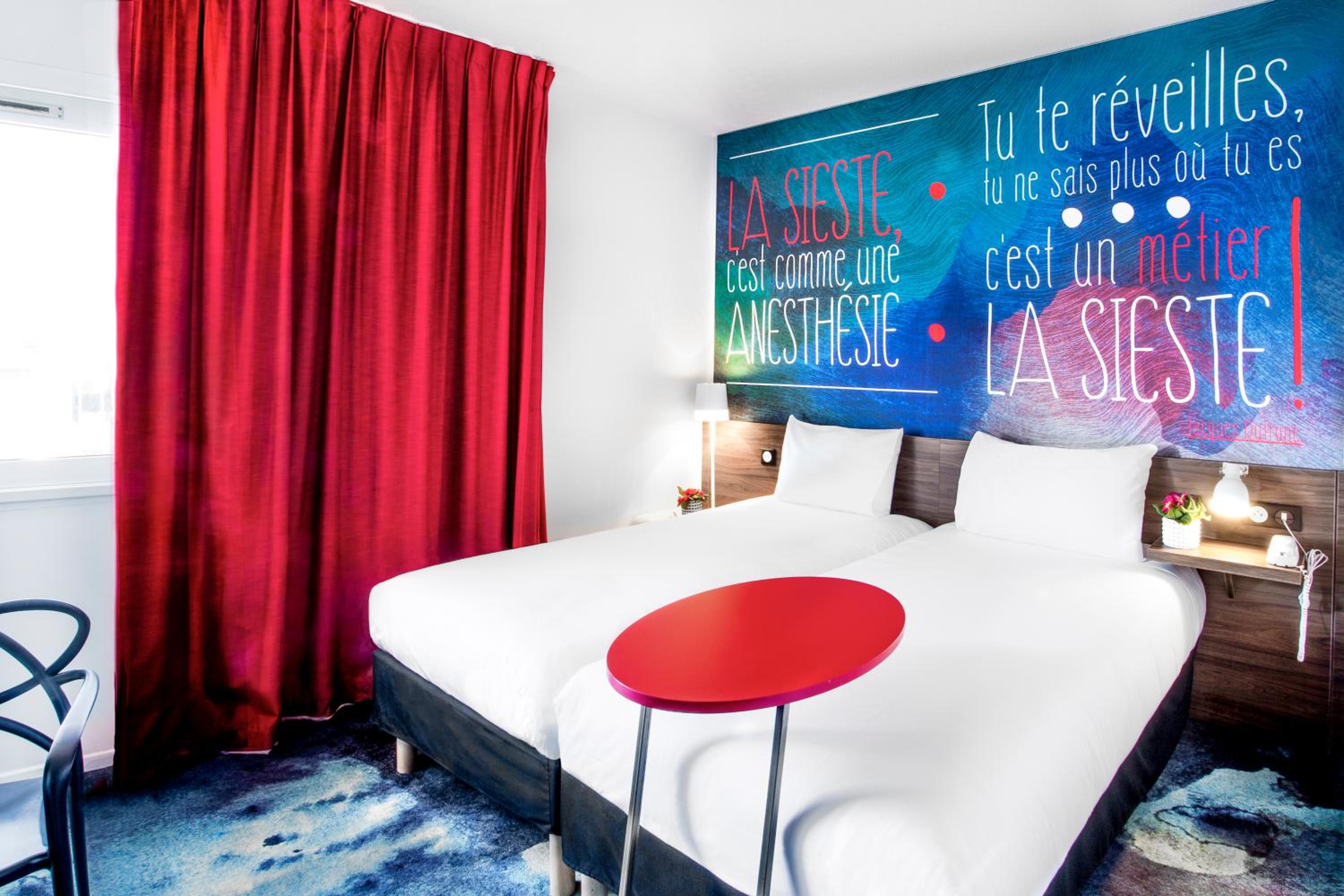 Standard Twin Room - Photo 2