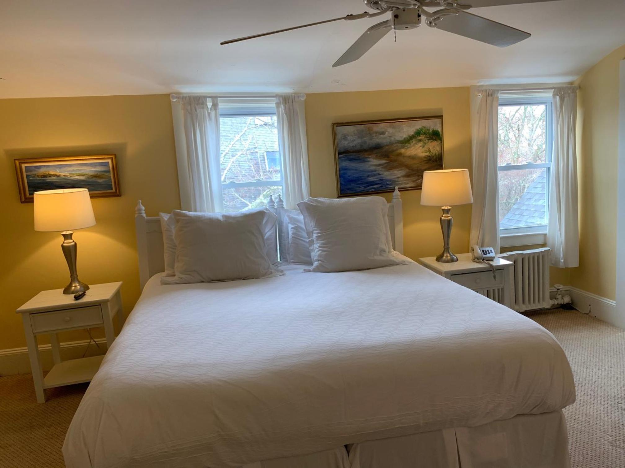 Lee Room