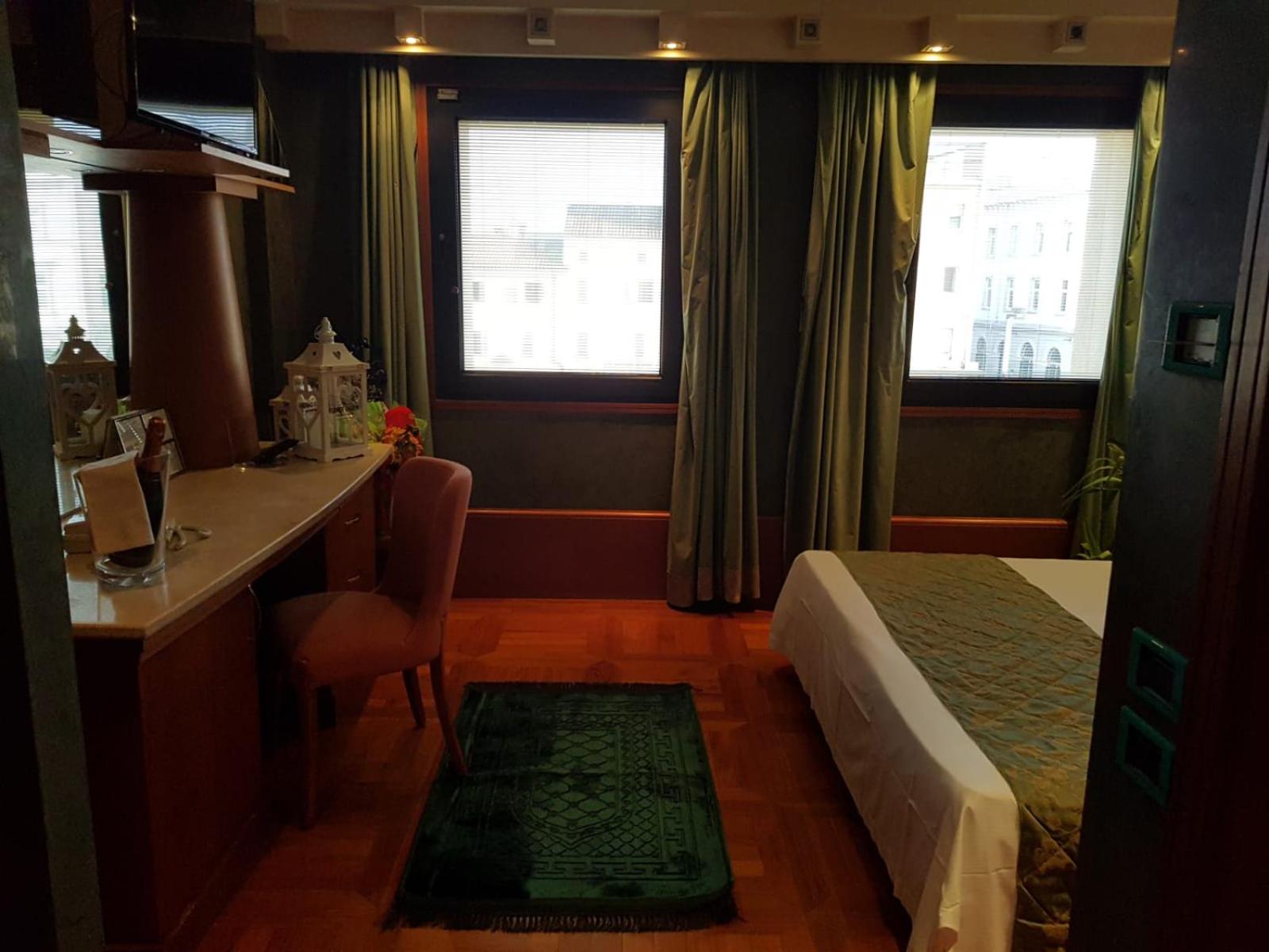 Standard Double Room - Photo 10
