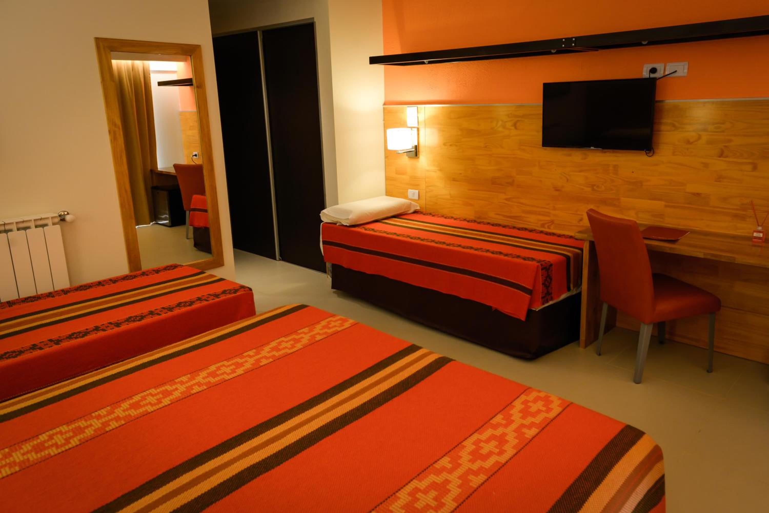 Quadruple Room with Lake View photo 1